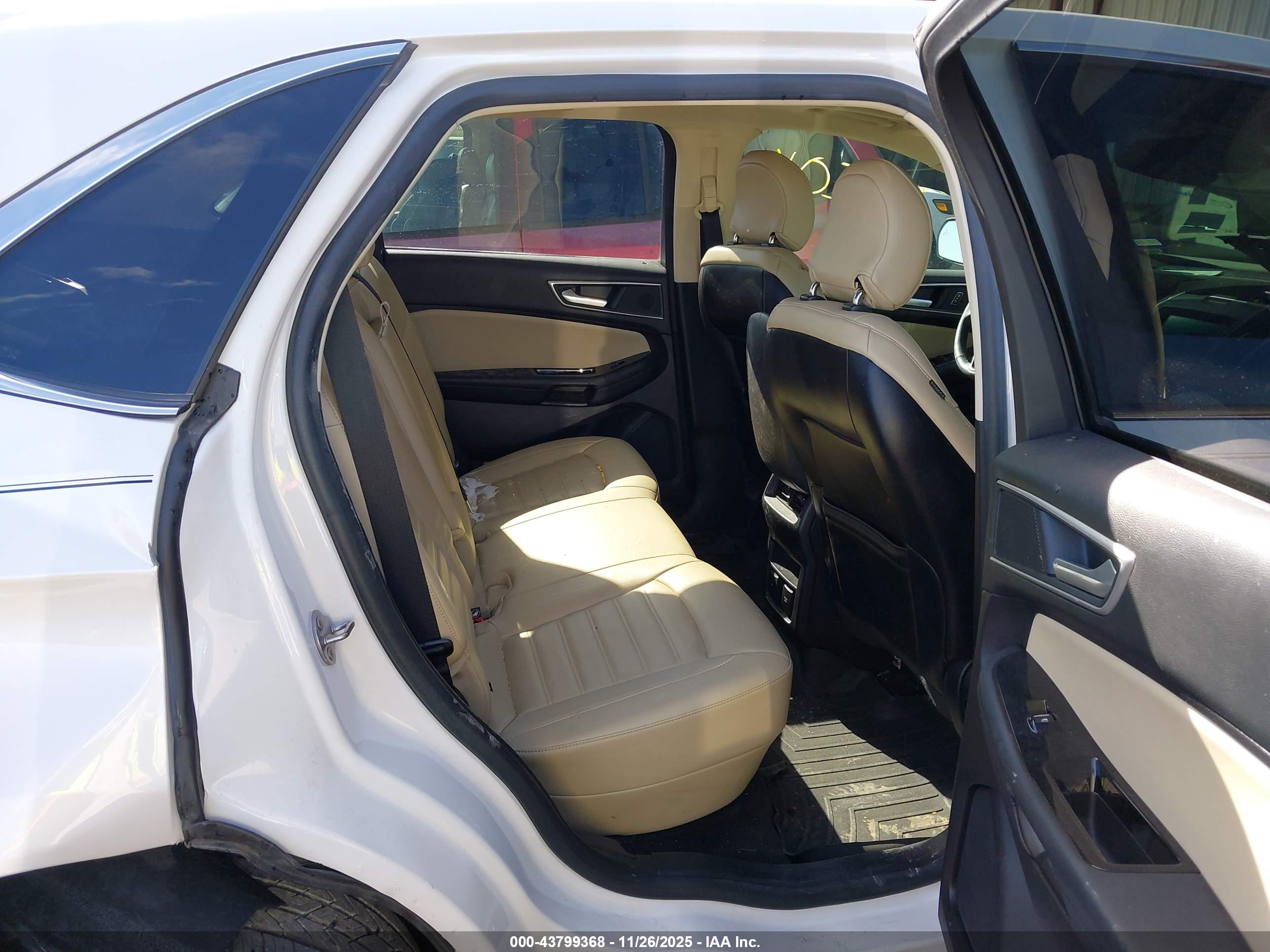 FORD EDGE image 8