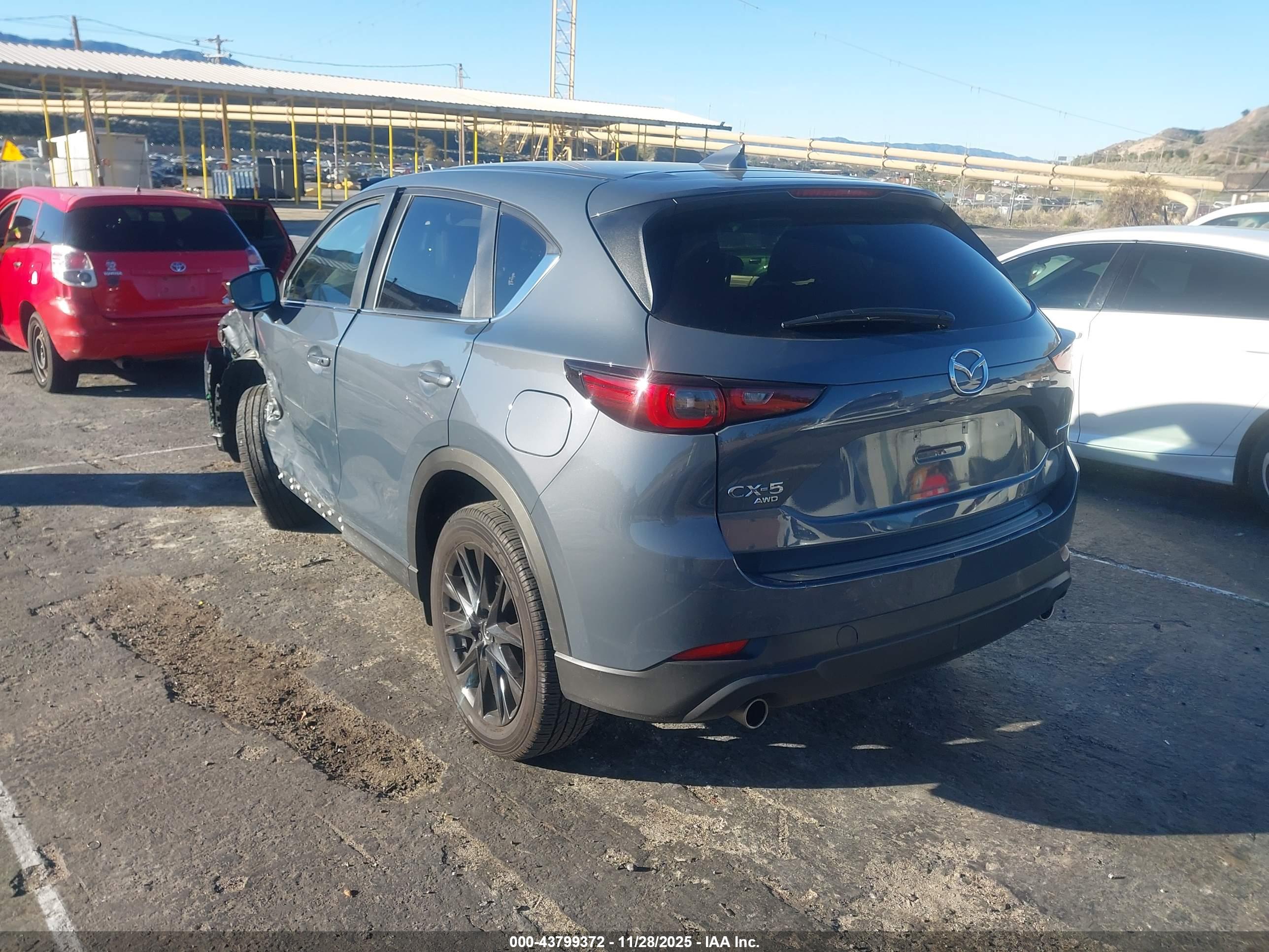 MAZDA CX-5 image 3