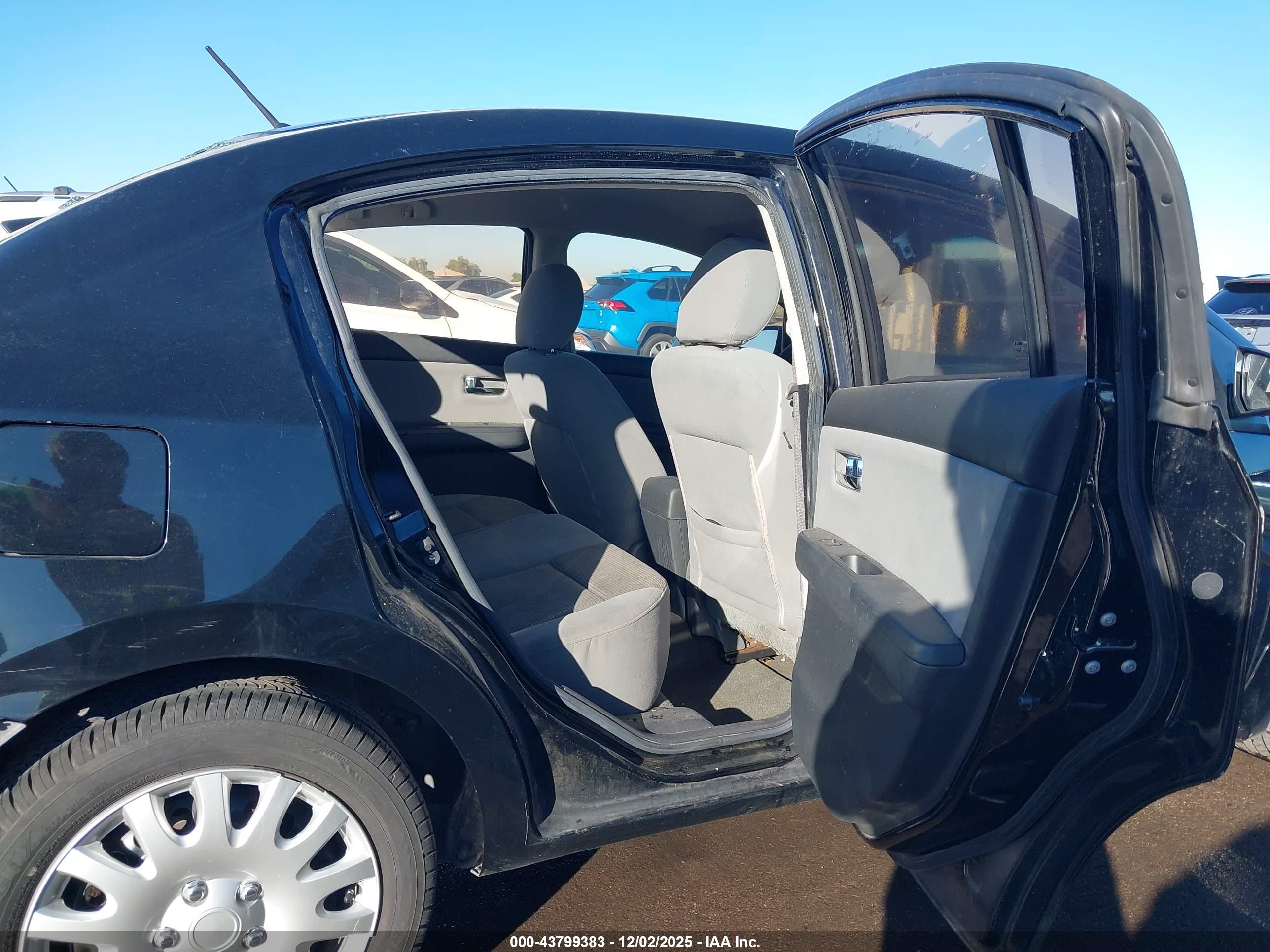 NISSAN SENTRA image 8