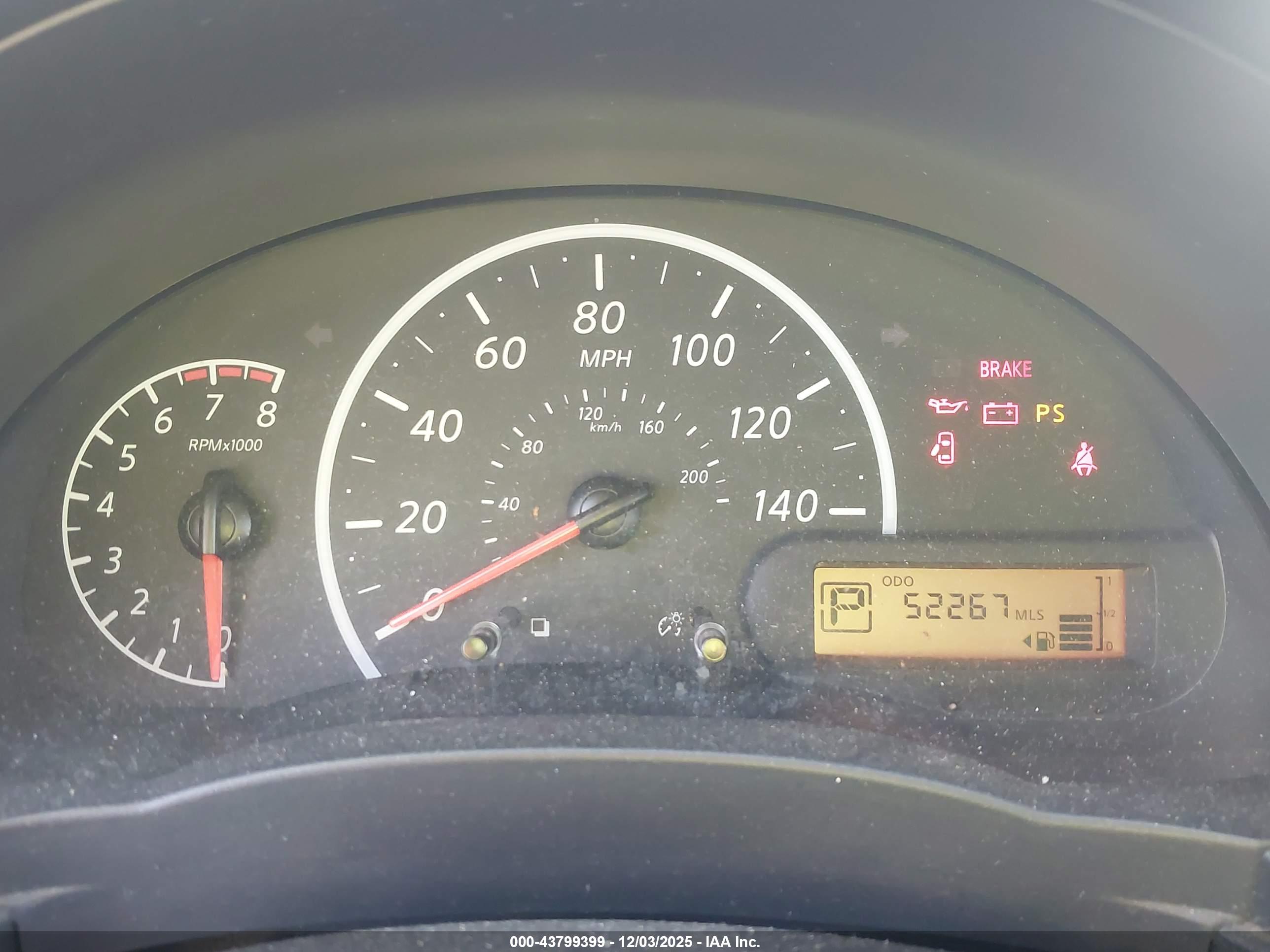 NISSAN VERSA image 7