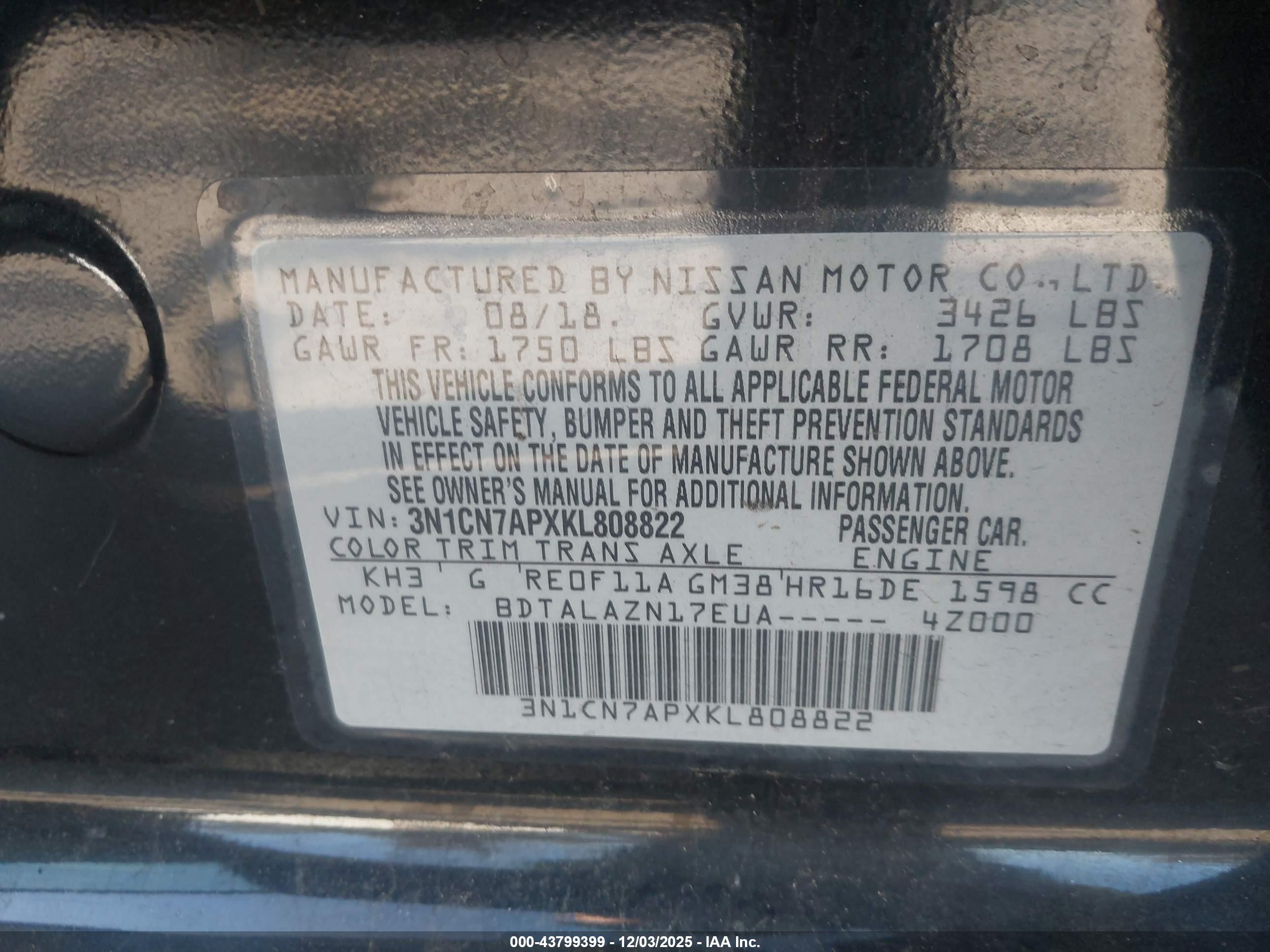 NISSAN VERSA image 9
