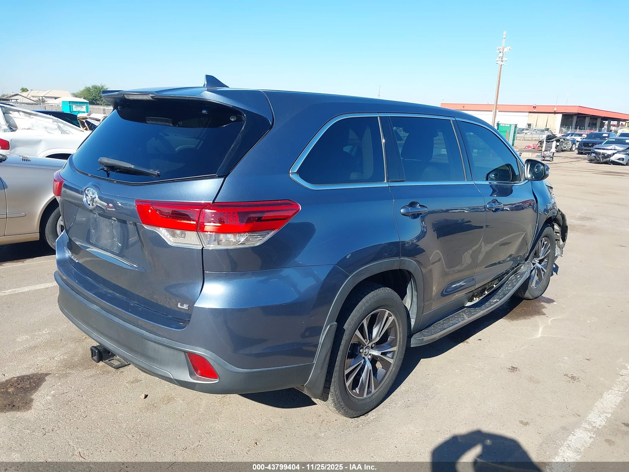 TOYOTA HIGHLANDER image 4