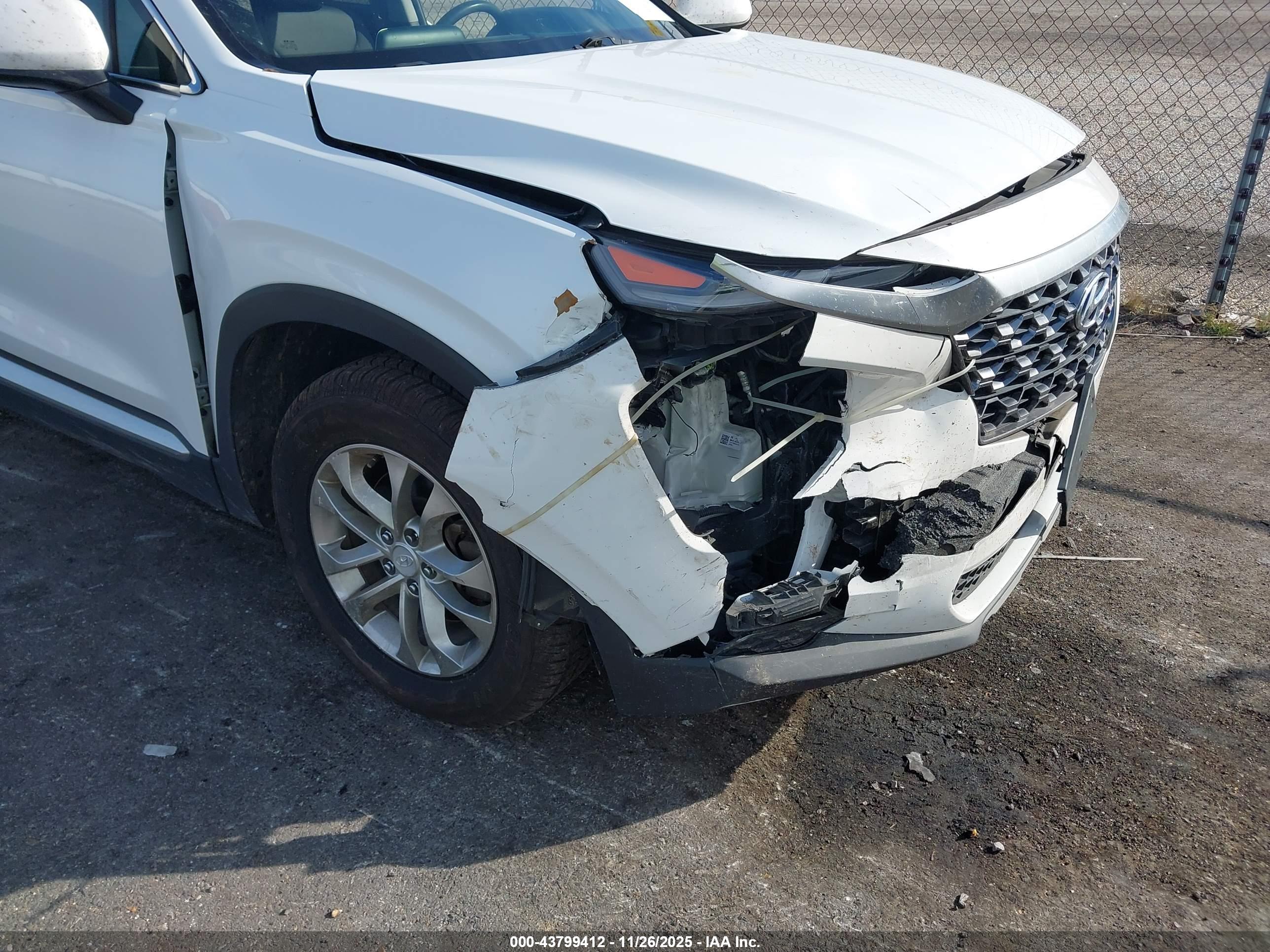 HYUNDAI SANTA image 6