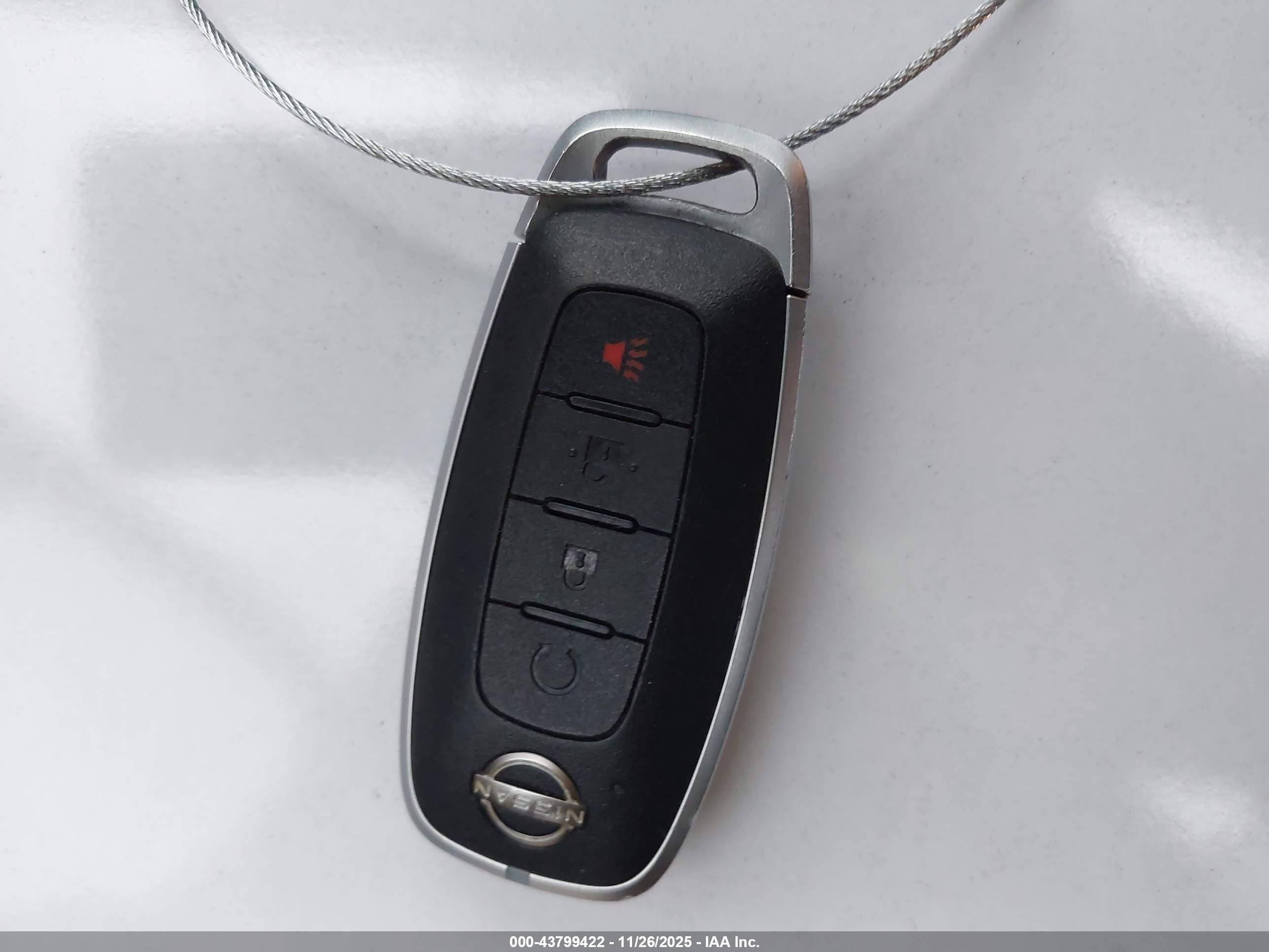 NISSAN ROGUE image 11