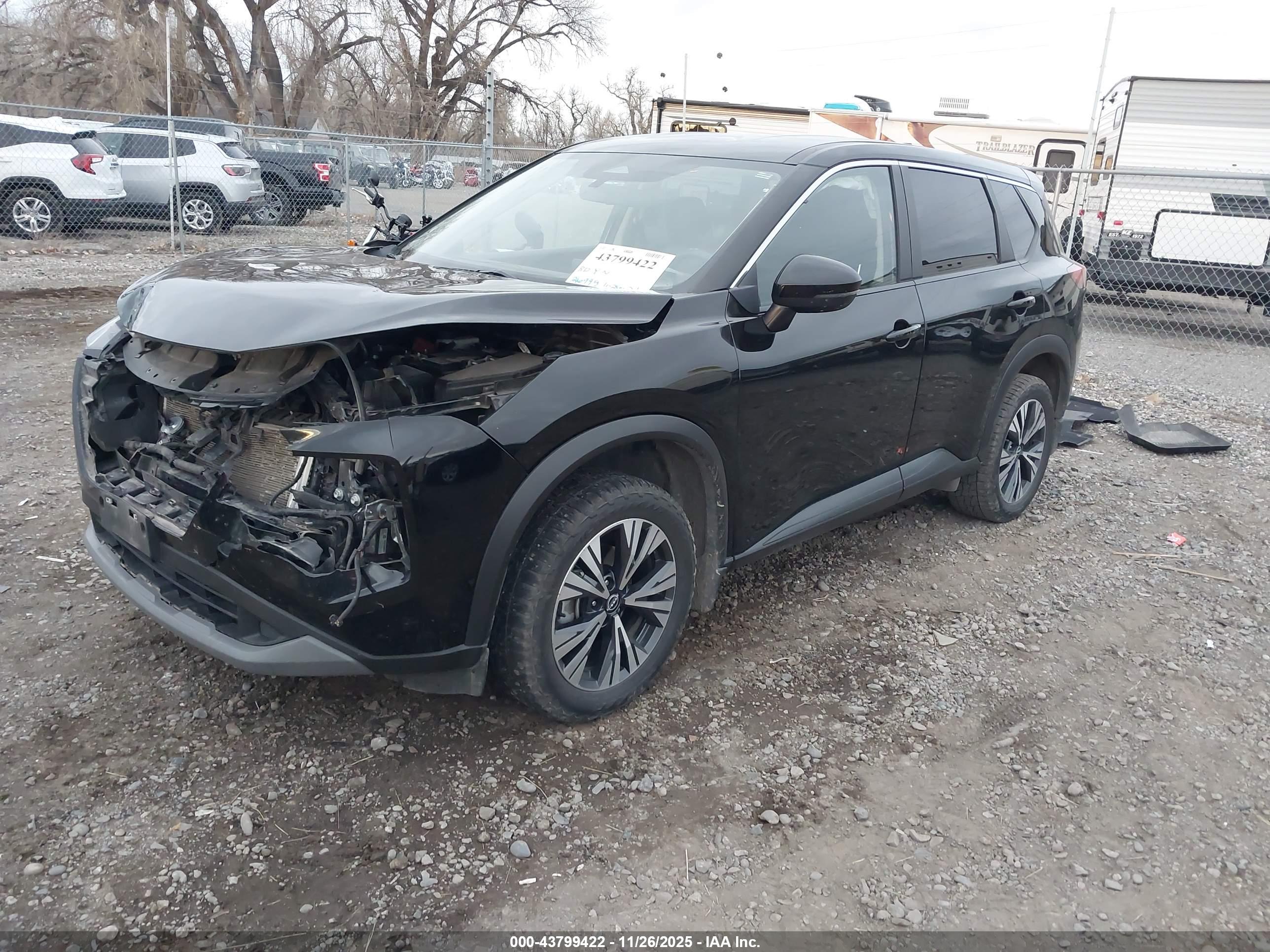 NISSAN ROGUE image 2