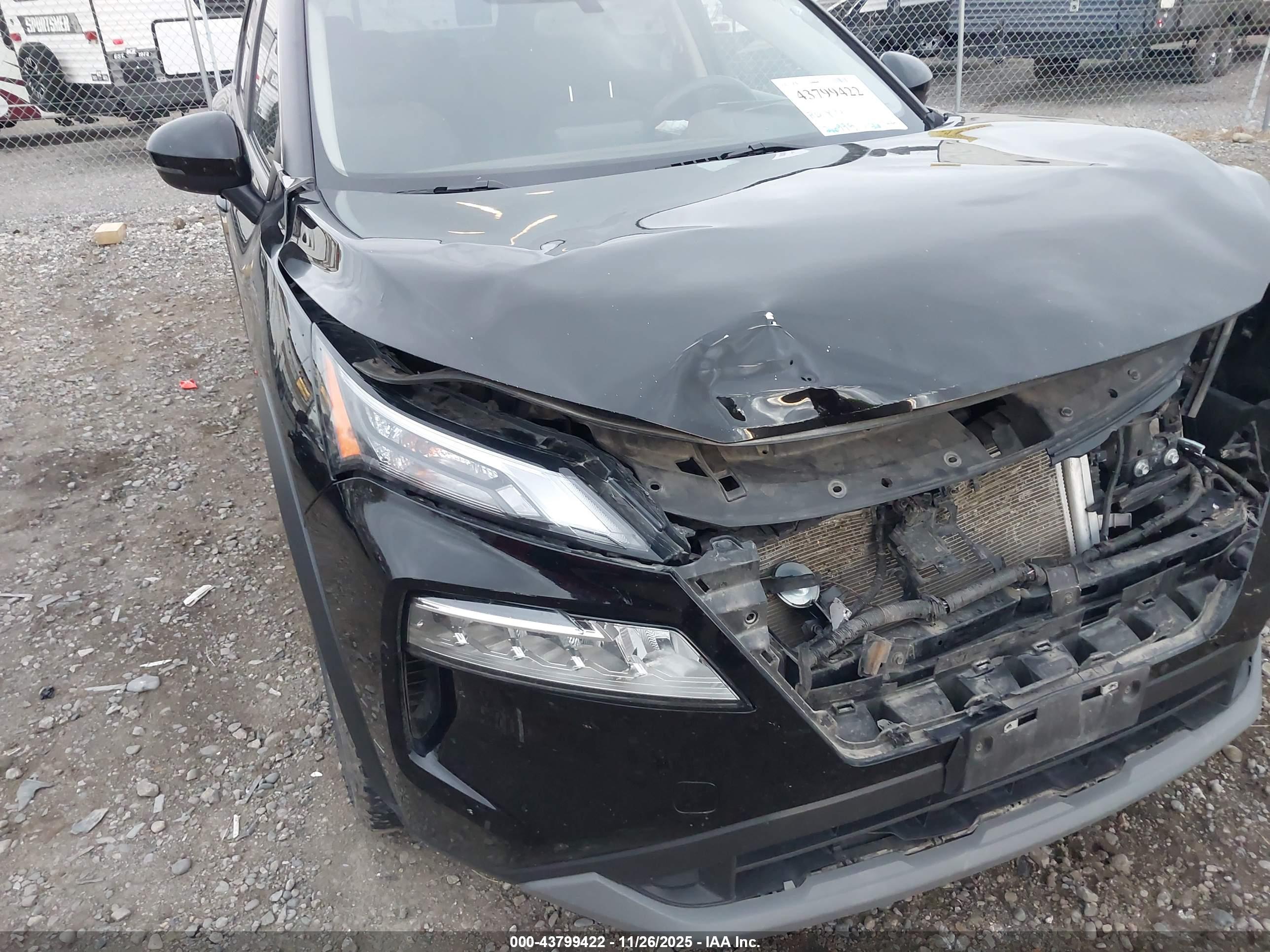 NISSAN ROGUE image 6