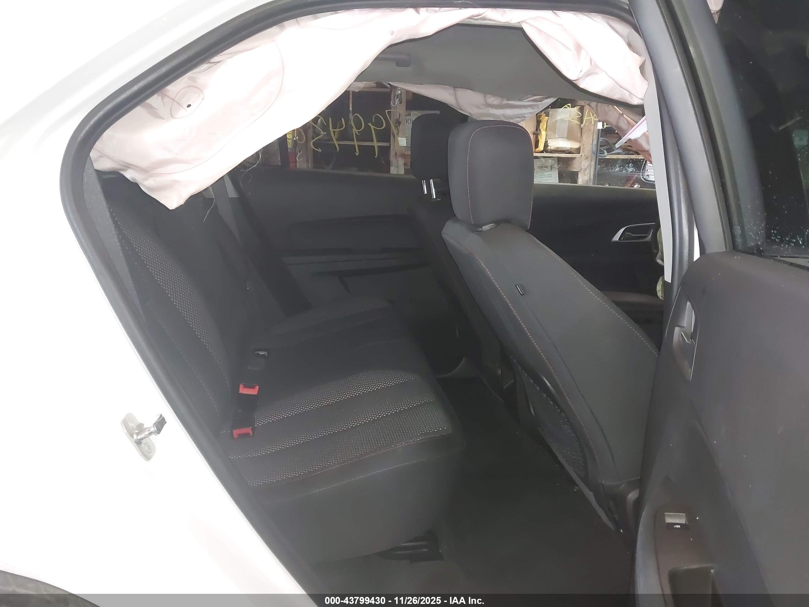 CHEVROLET EQUINOX image 8