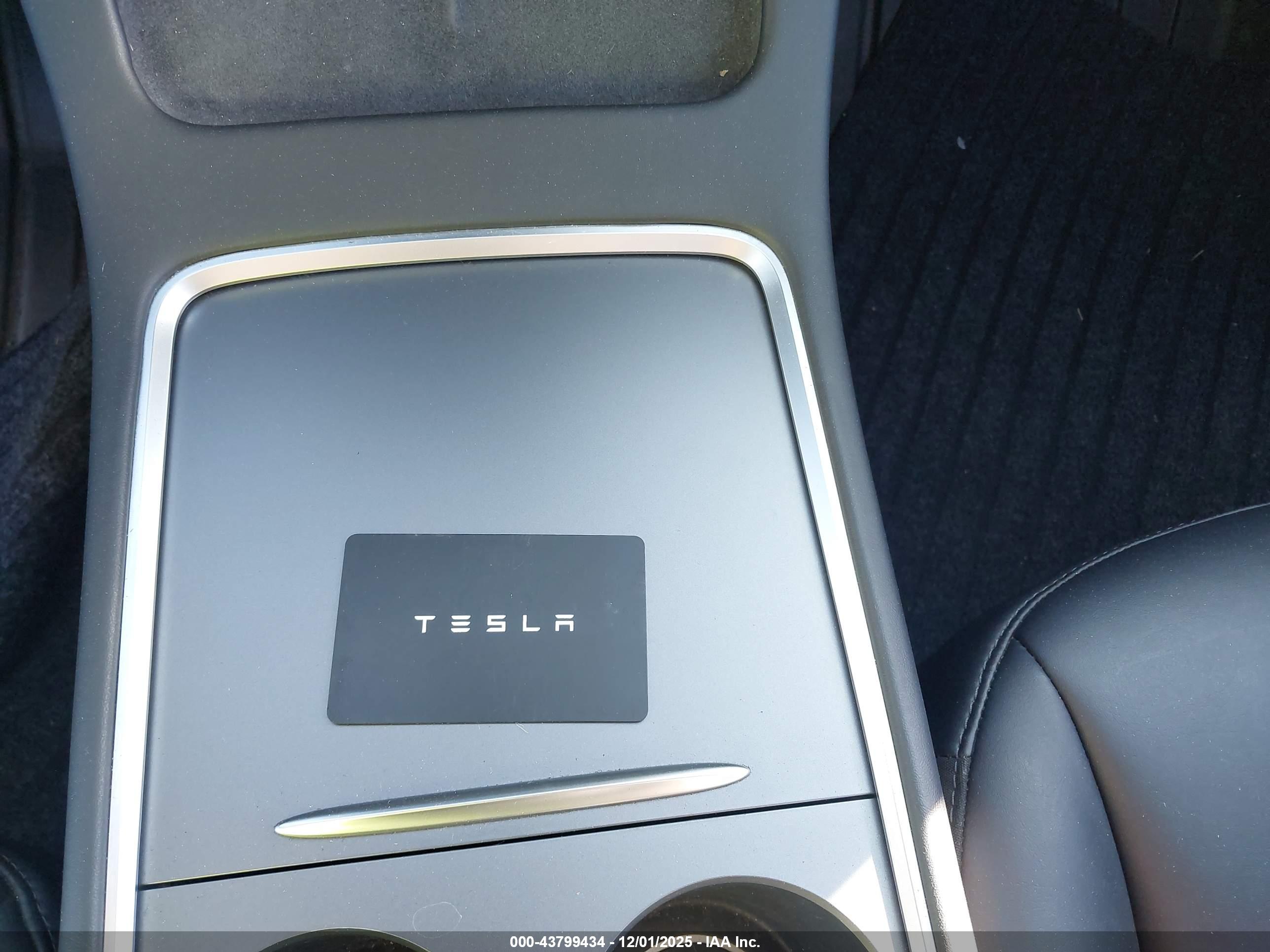 TESLA MODEL image 11