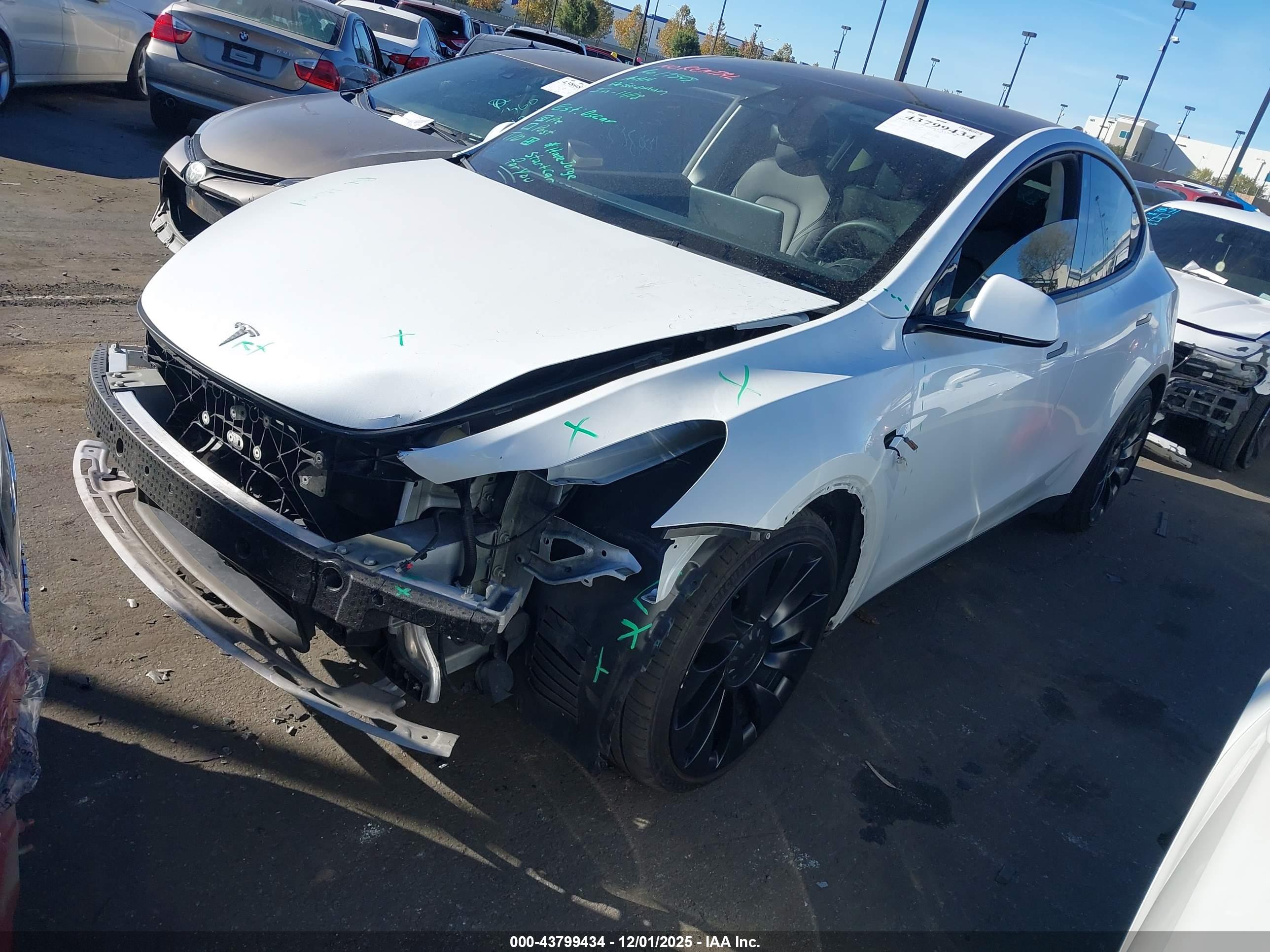 TESLA MODEL image 2
