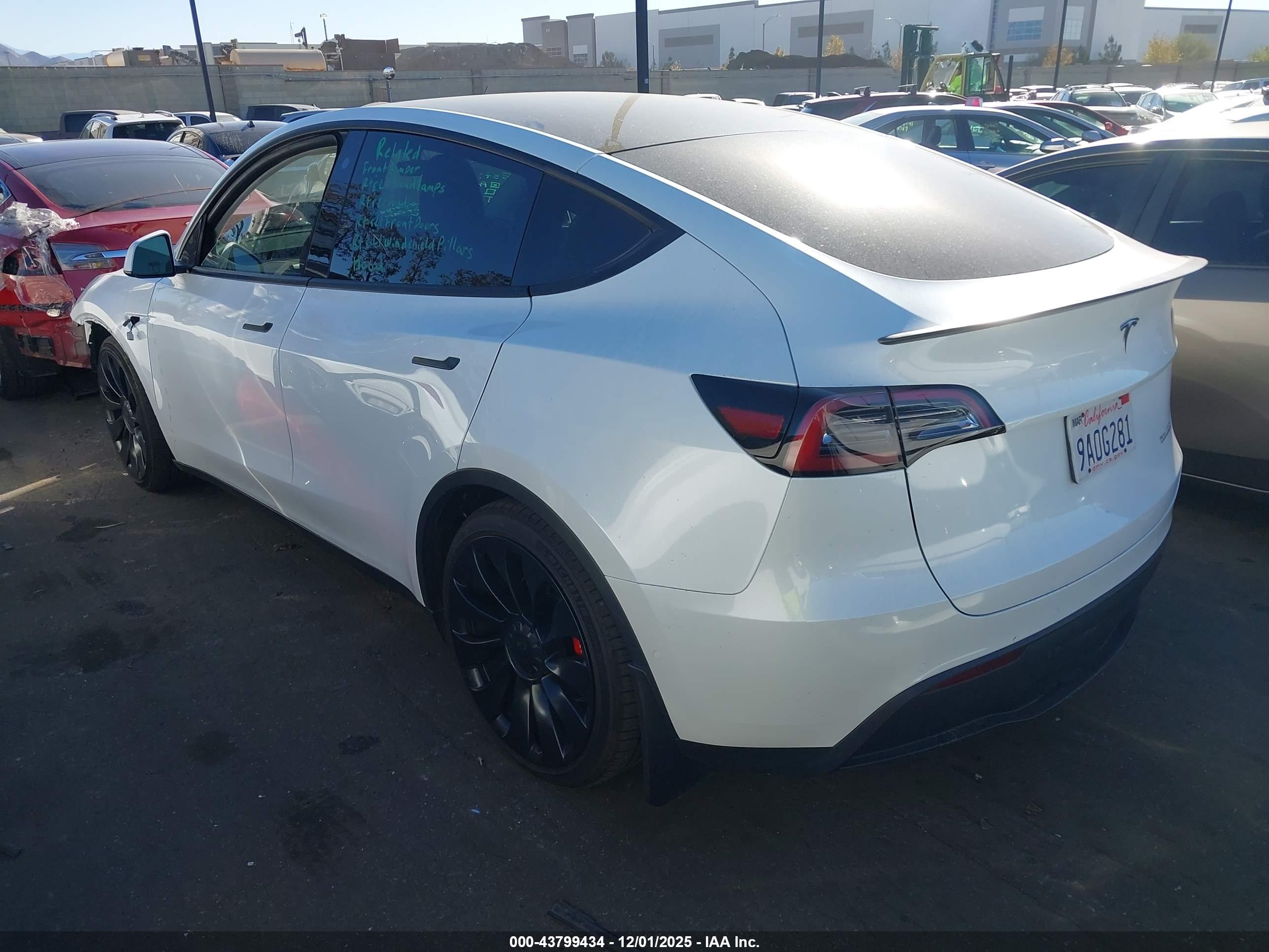 TESLA MODEL image 3