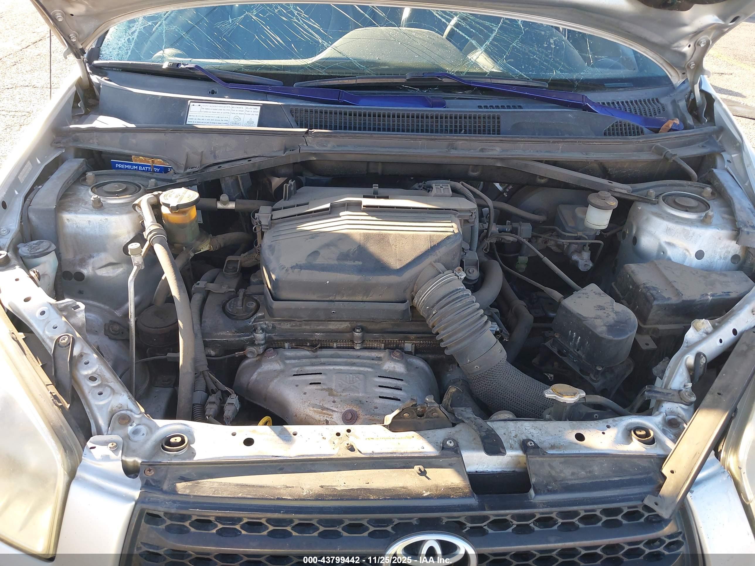 TOYOTA RAV4 image 10