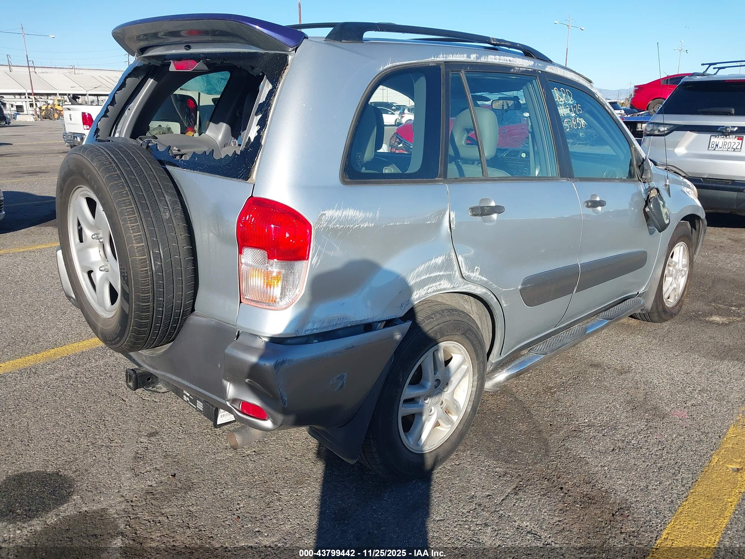 TOYOTA RAV4 image 4