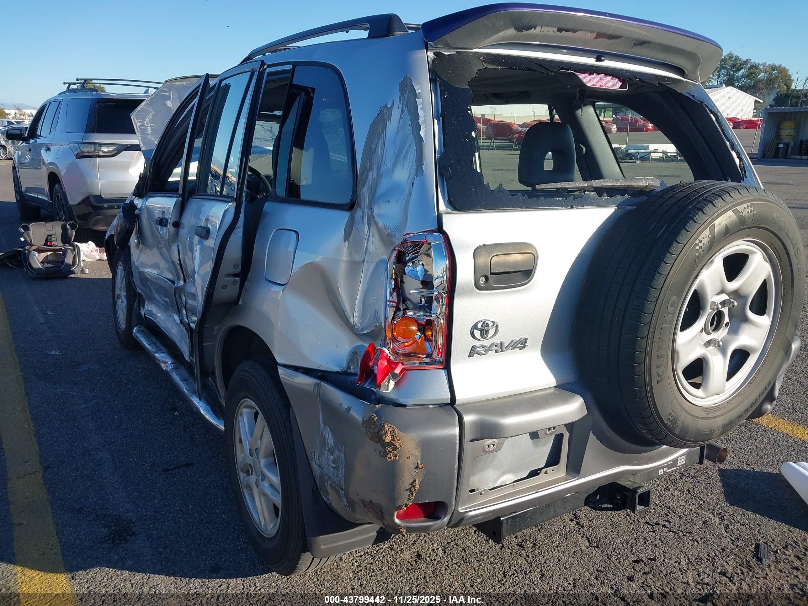 TOYOTA RAV4 image 6