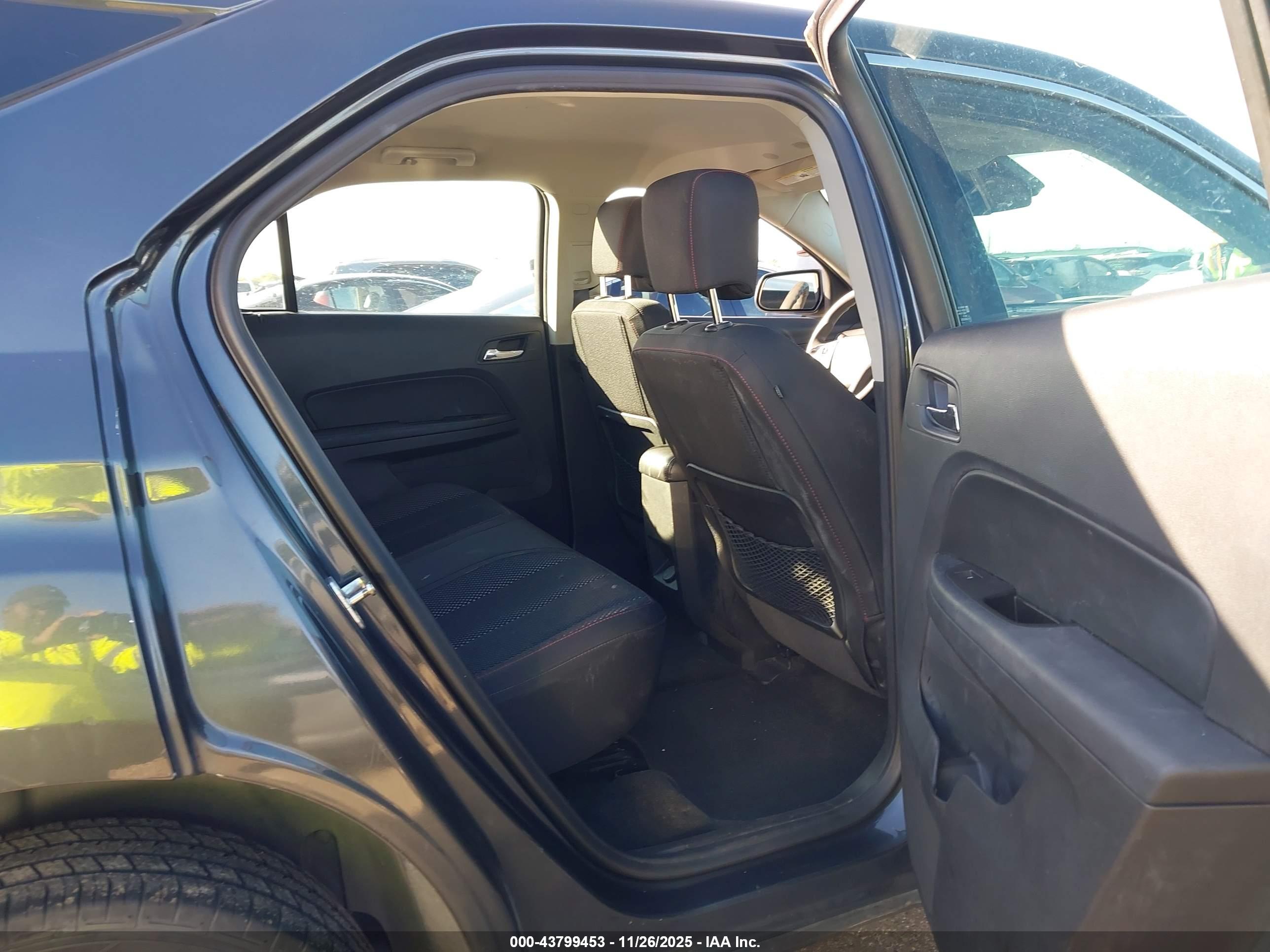 CHEVROLET EQUINOX image 8