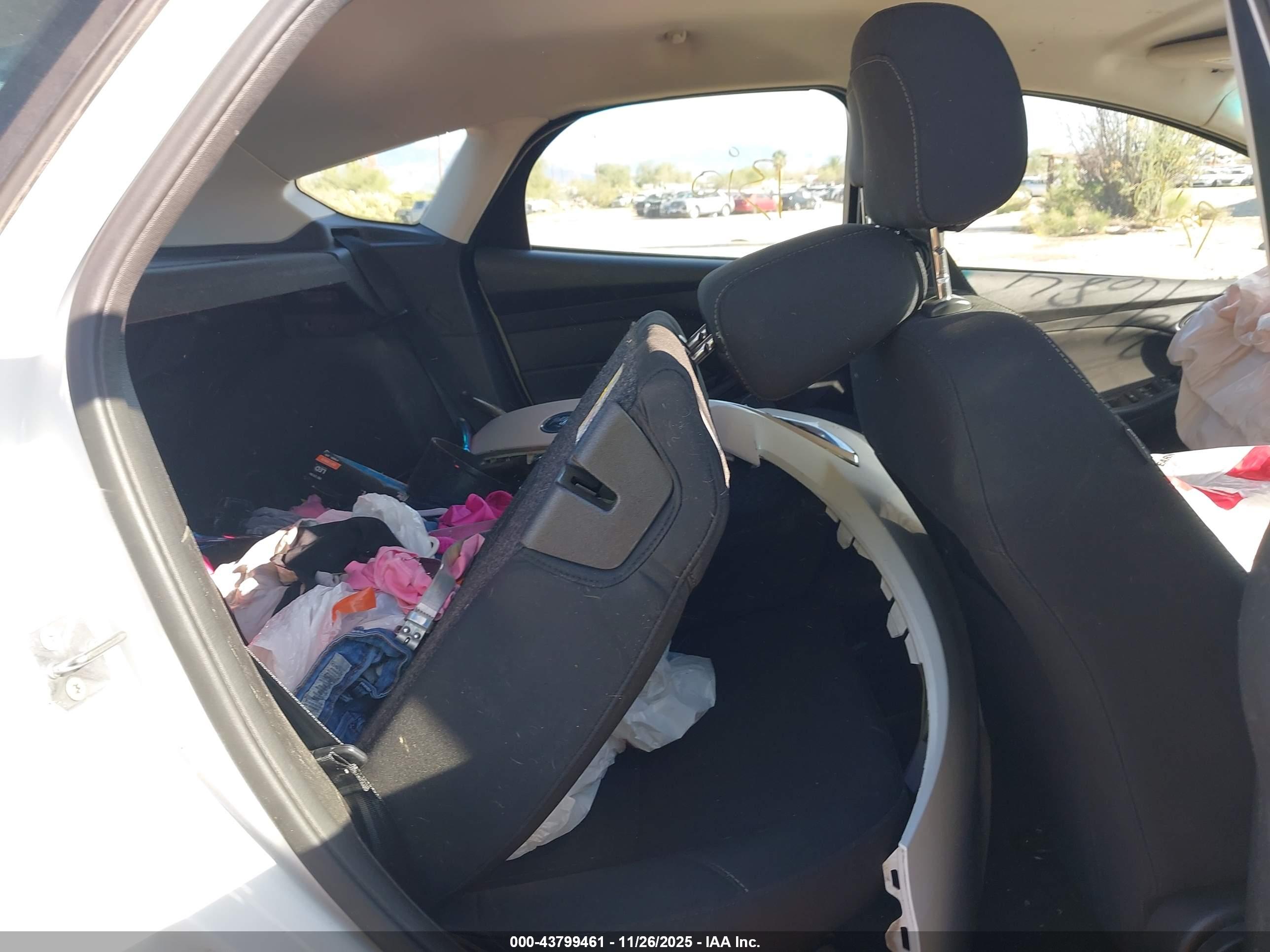 FORD FOCUS image 8