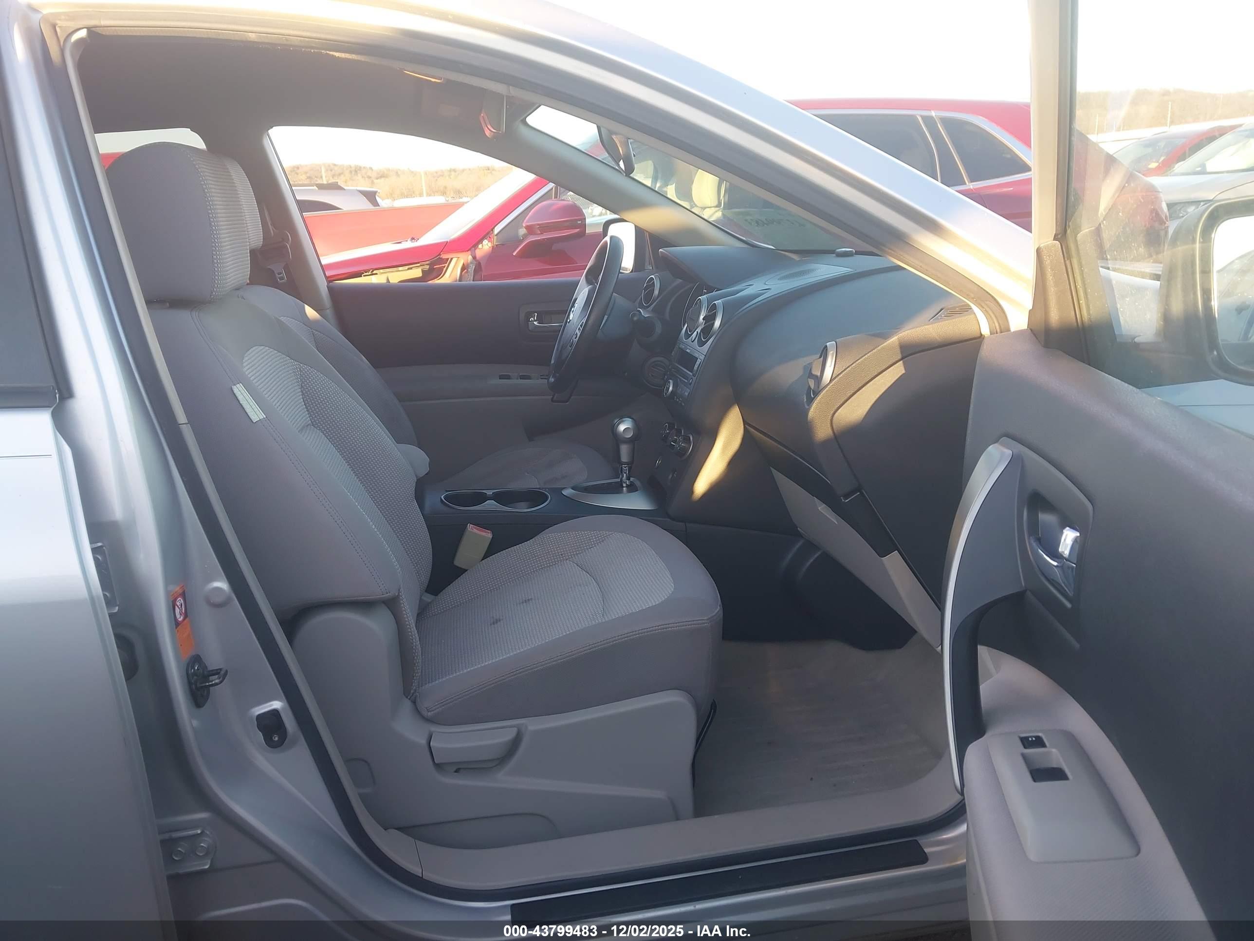 NISSAN ROGUE image 5