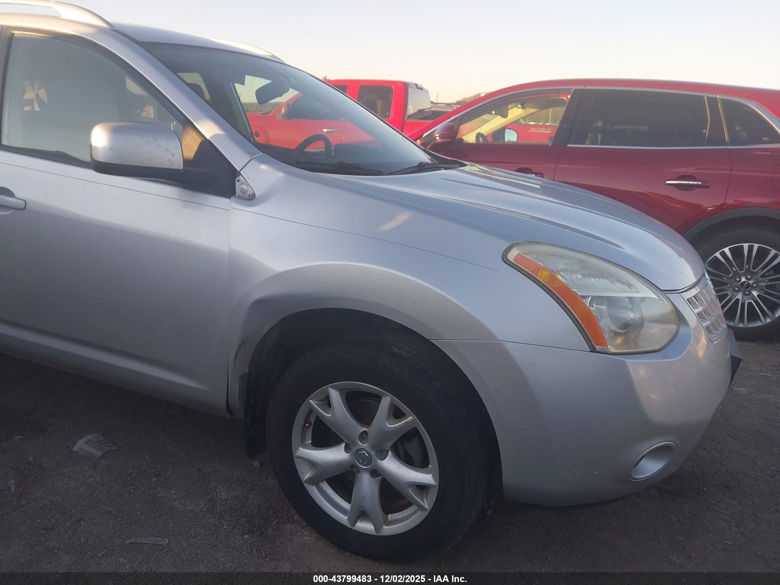 NISSAN ROGUE image 6