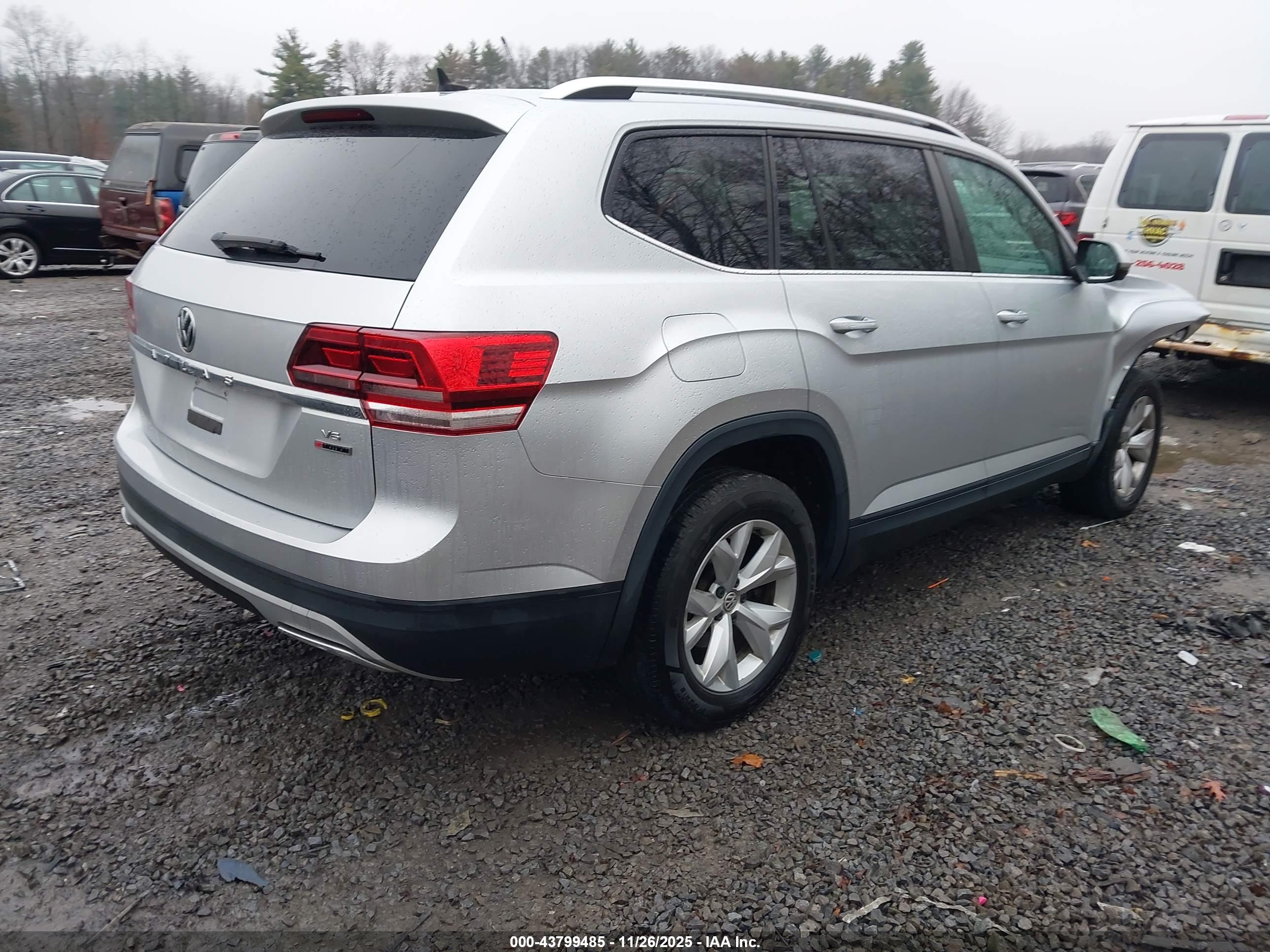 VOLKSWAGEN ATLAS image 4