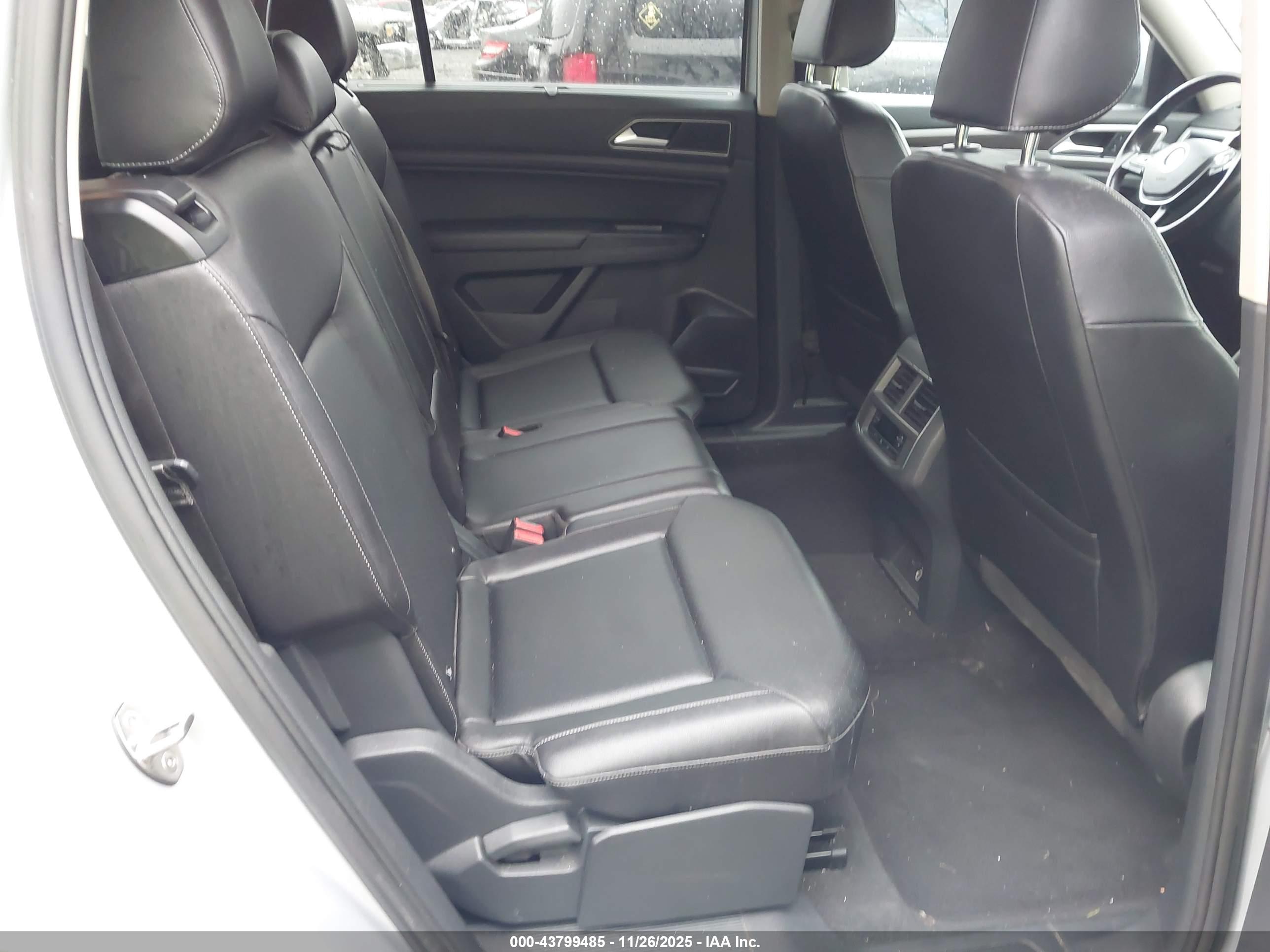 VOLKSWAGEN ATLAS image 8