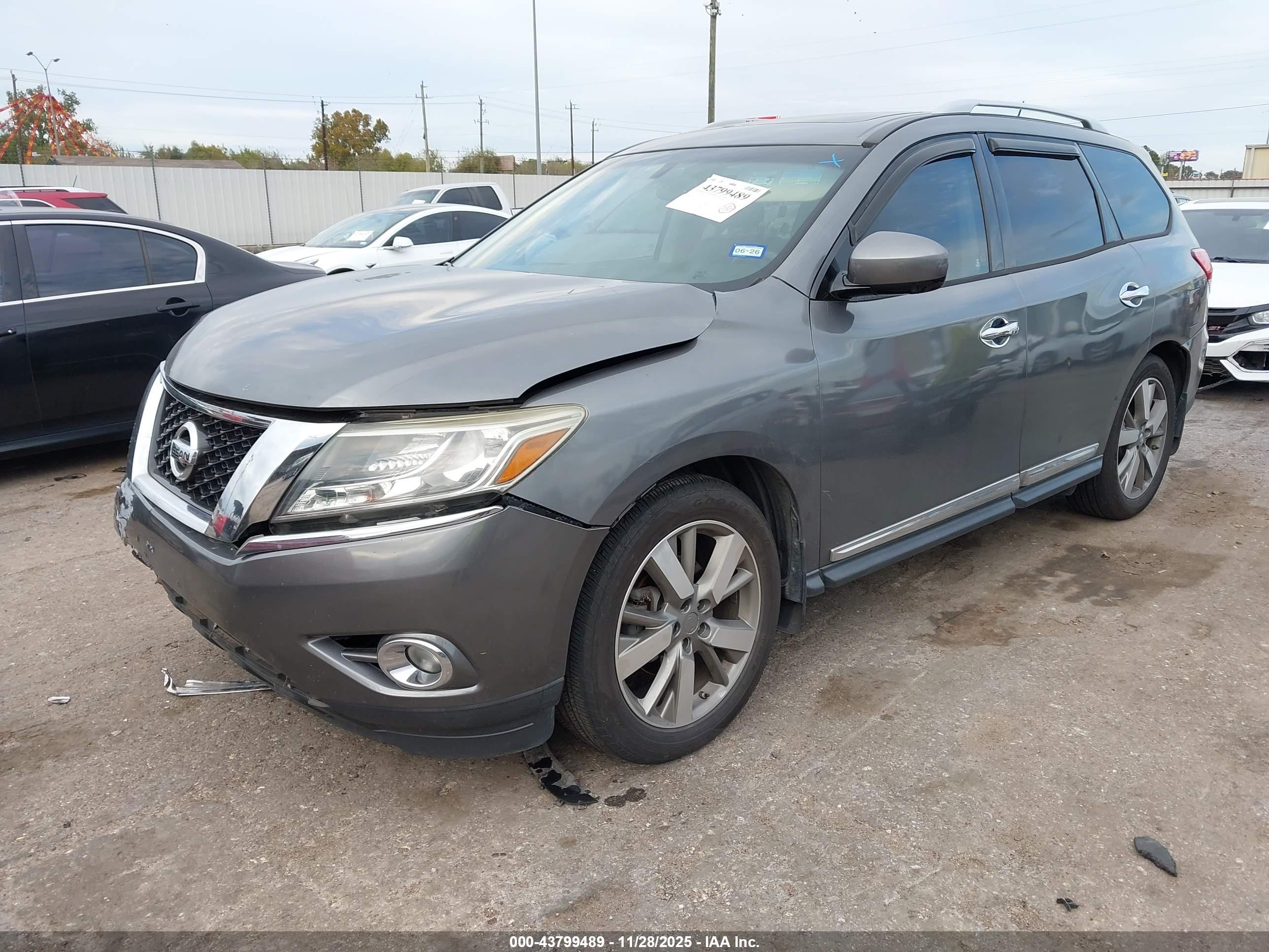NISSAN PATHFINDER image 2