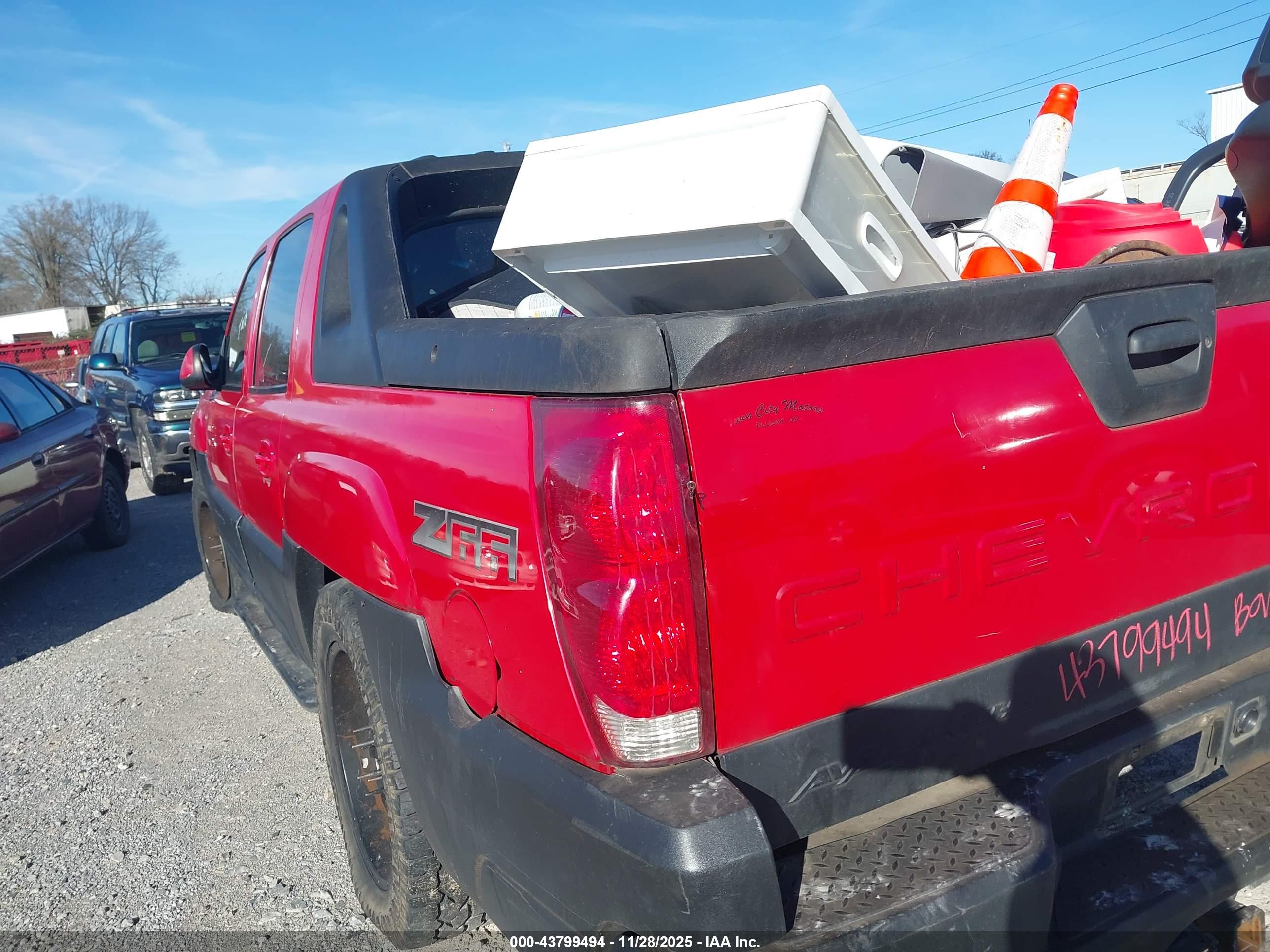 CHEVROLET AVALANCHE image 3