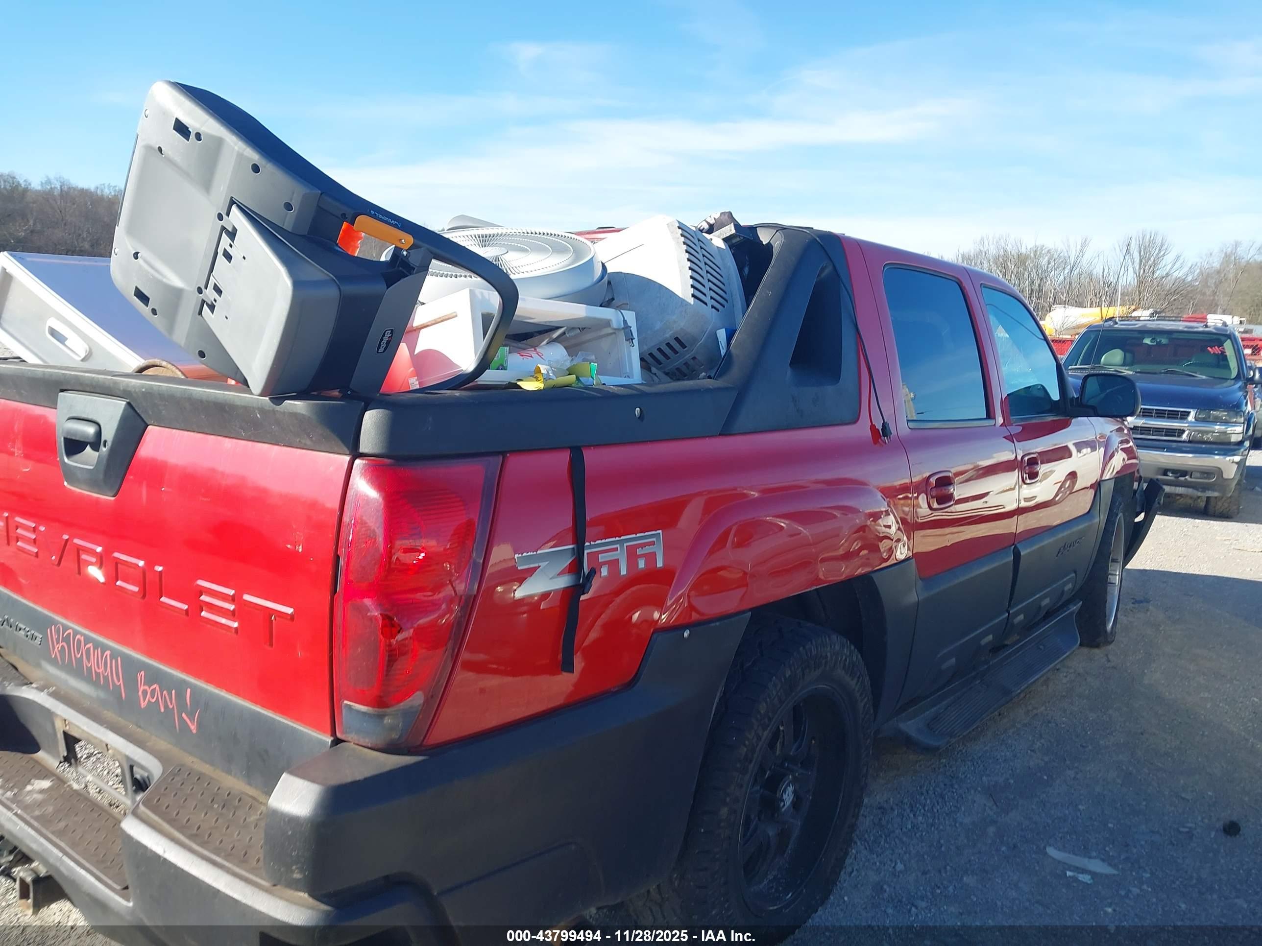 CHEVROLET AVALANCHE image 4