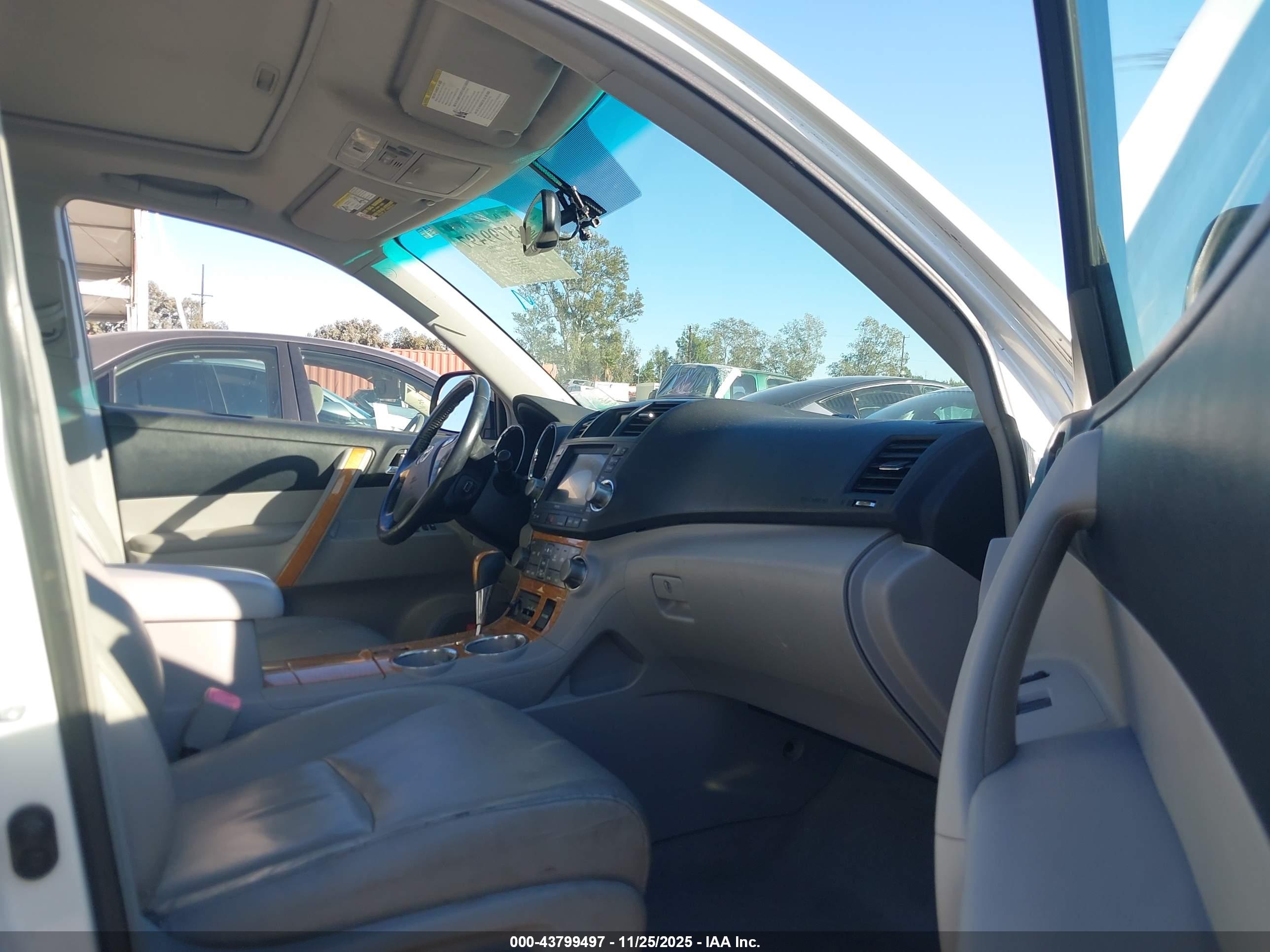 TOYOTA HIGHLANDER image 5