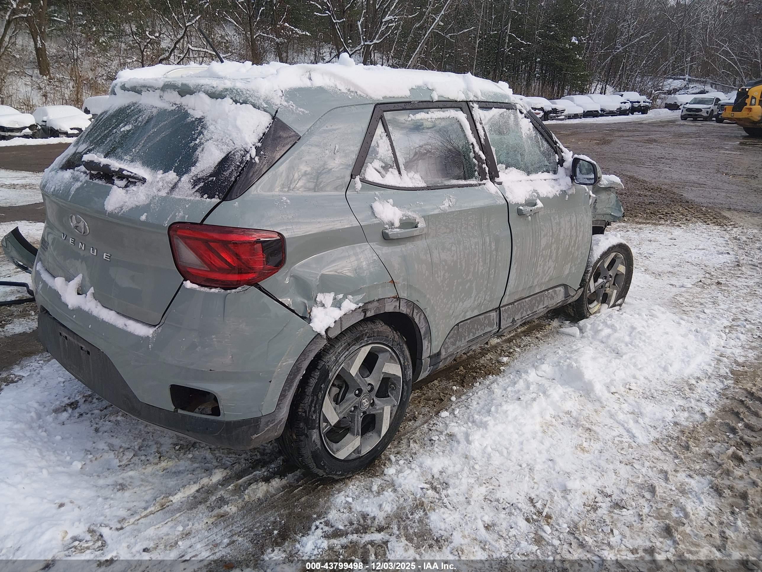 HYUNDAI VENUE image 4