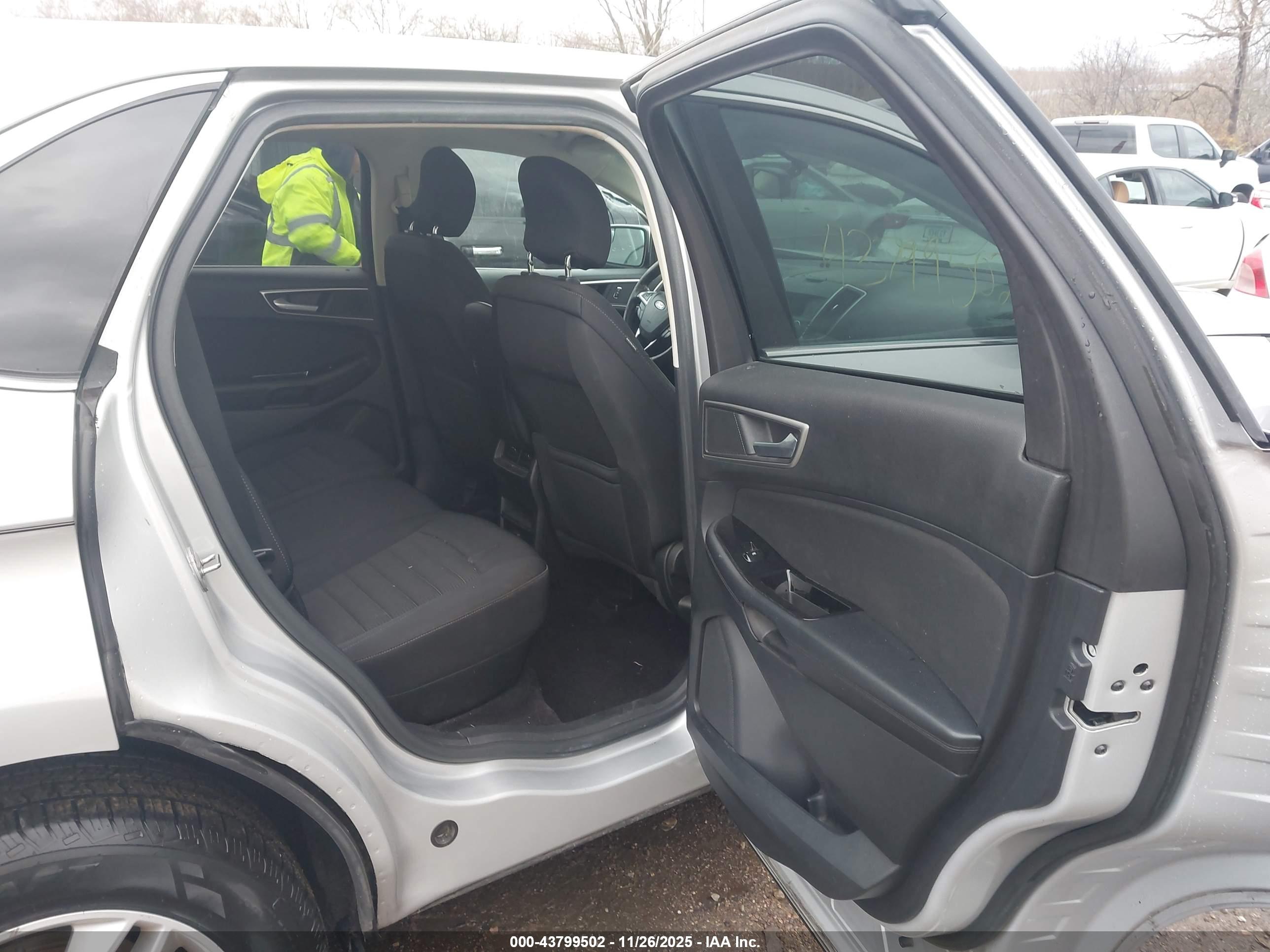 FORD EDGE image 8