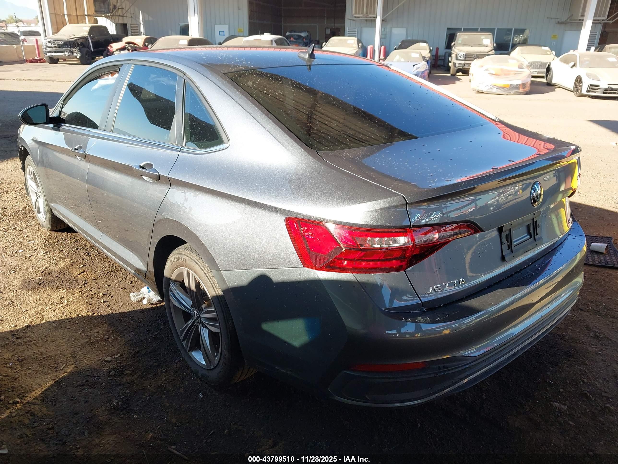 VOLKSWAGEN JETTA image 3