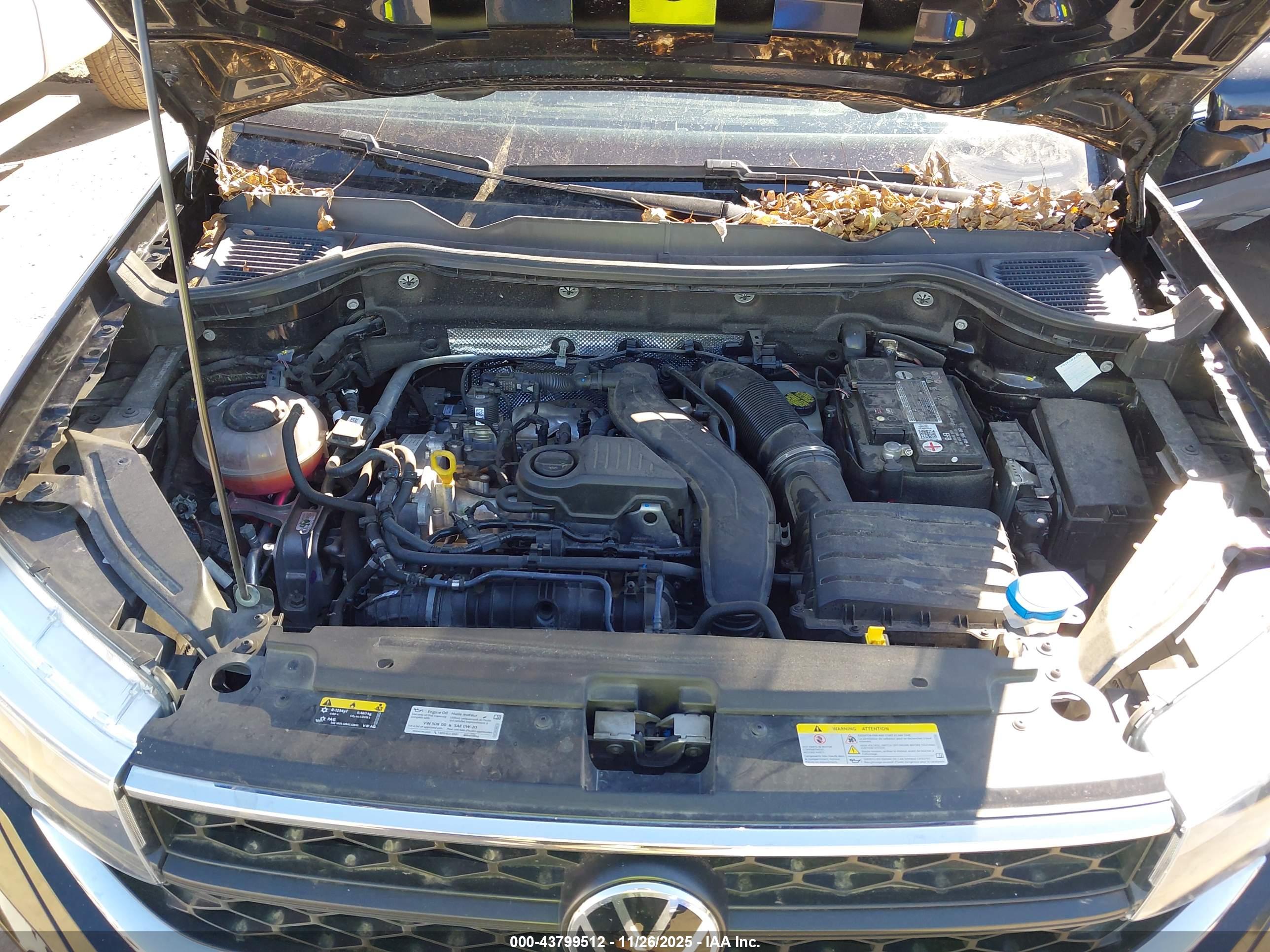 VOLKSWAGEN TAOS image 10