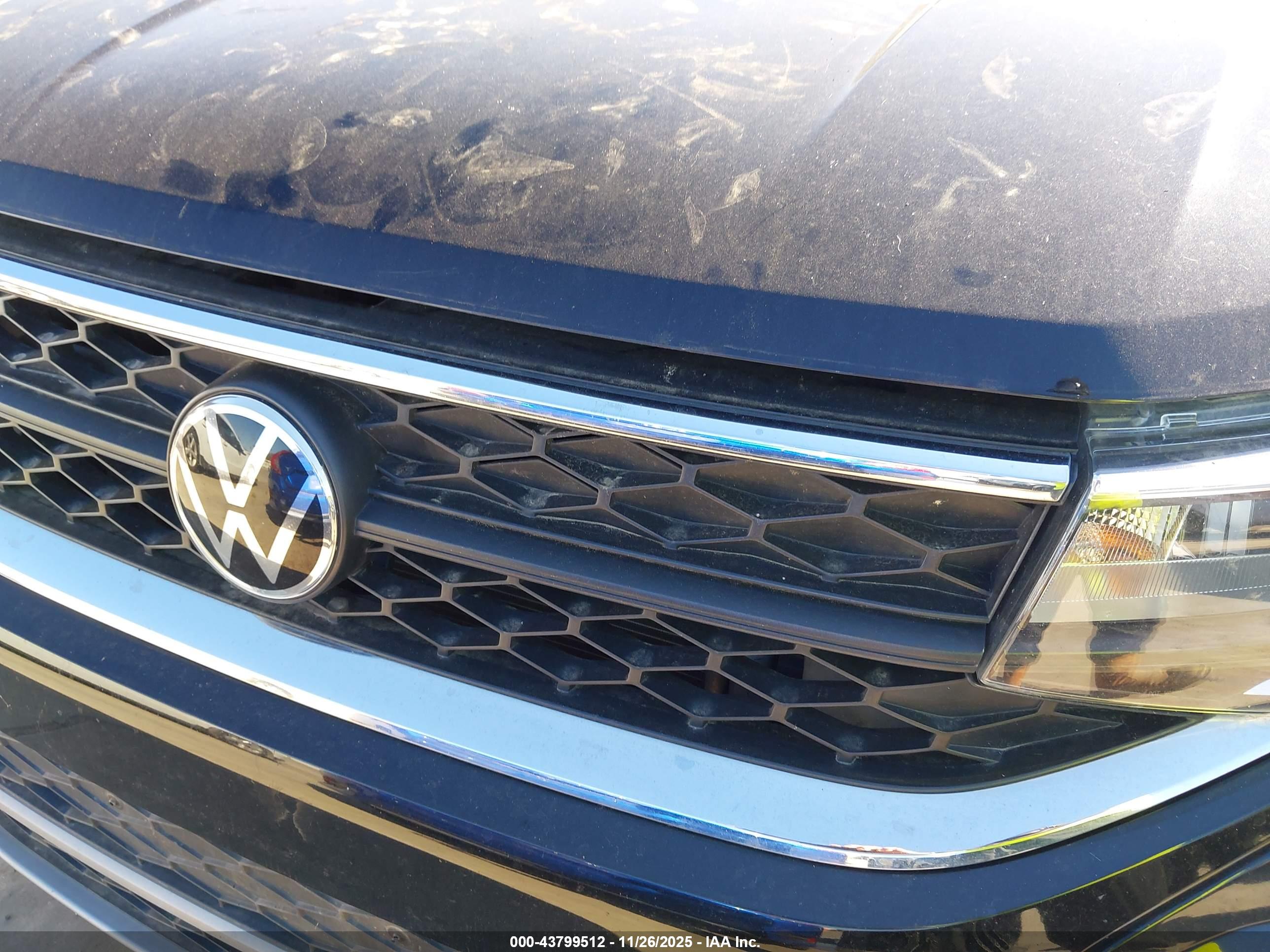 VOLKSWAGEN TAOS image 6