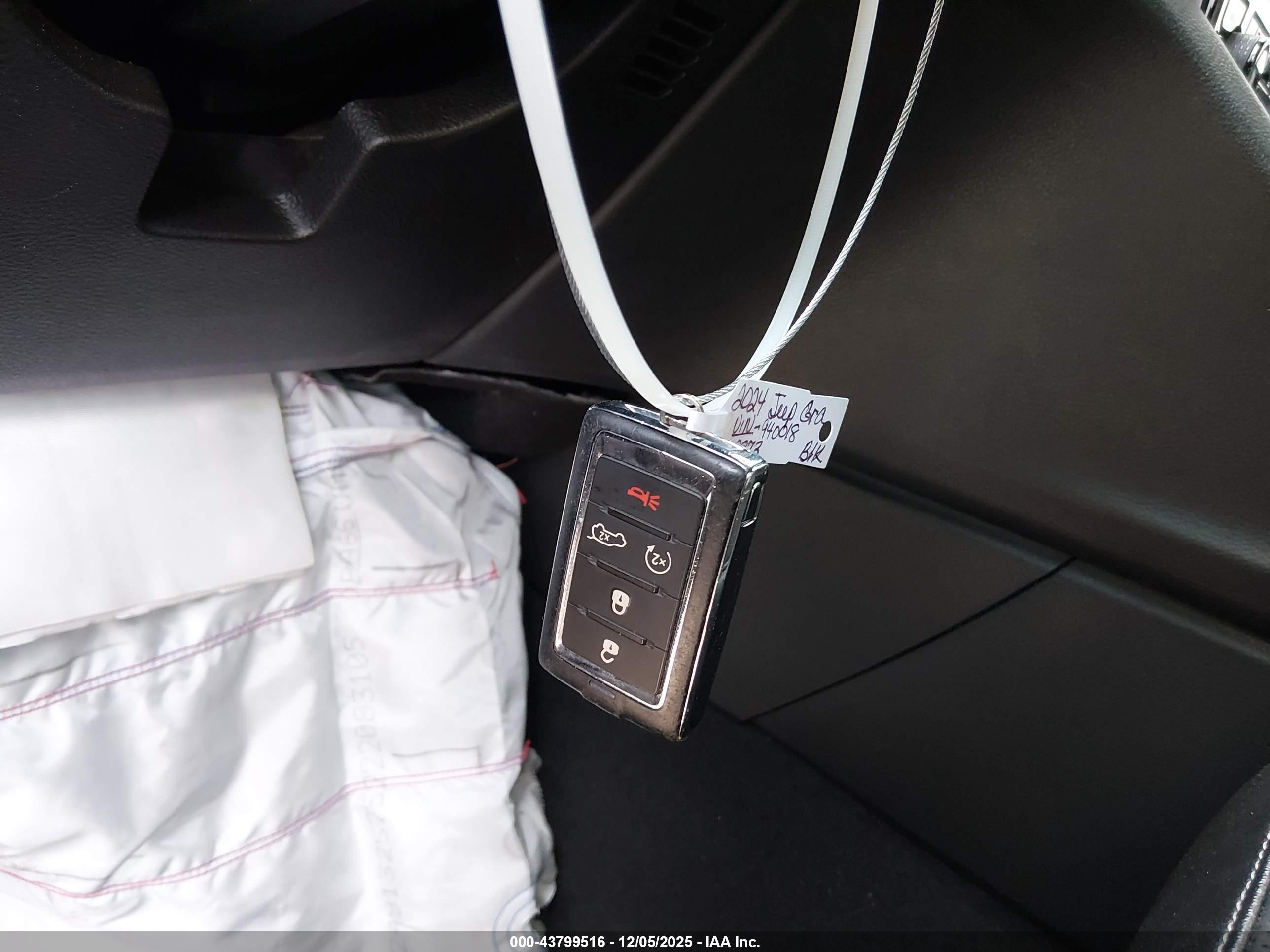 JEEP GRAND image 11