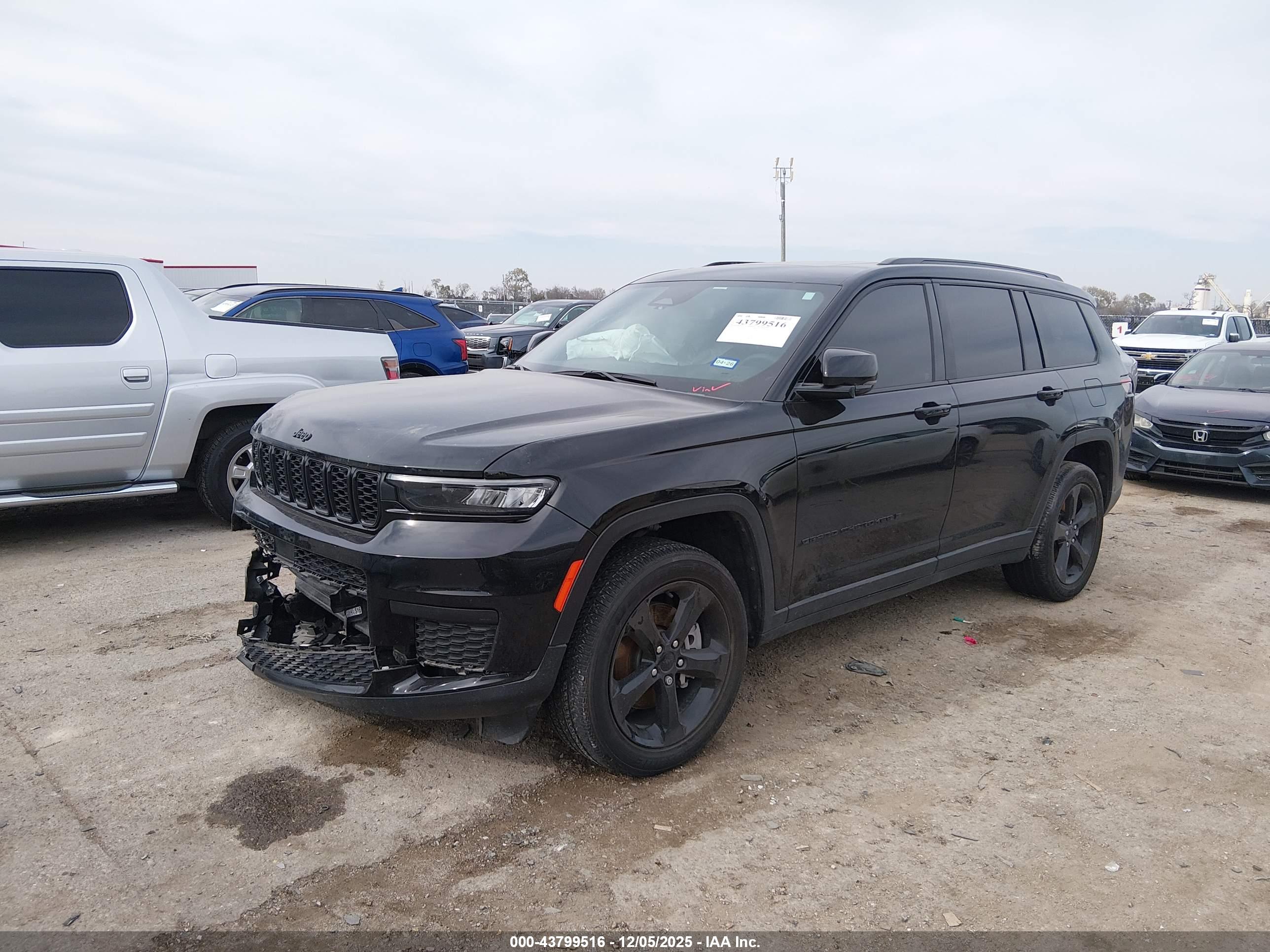 JEEP GRAND image 2
