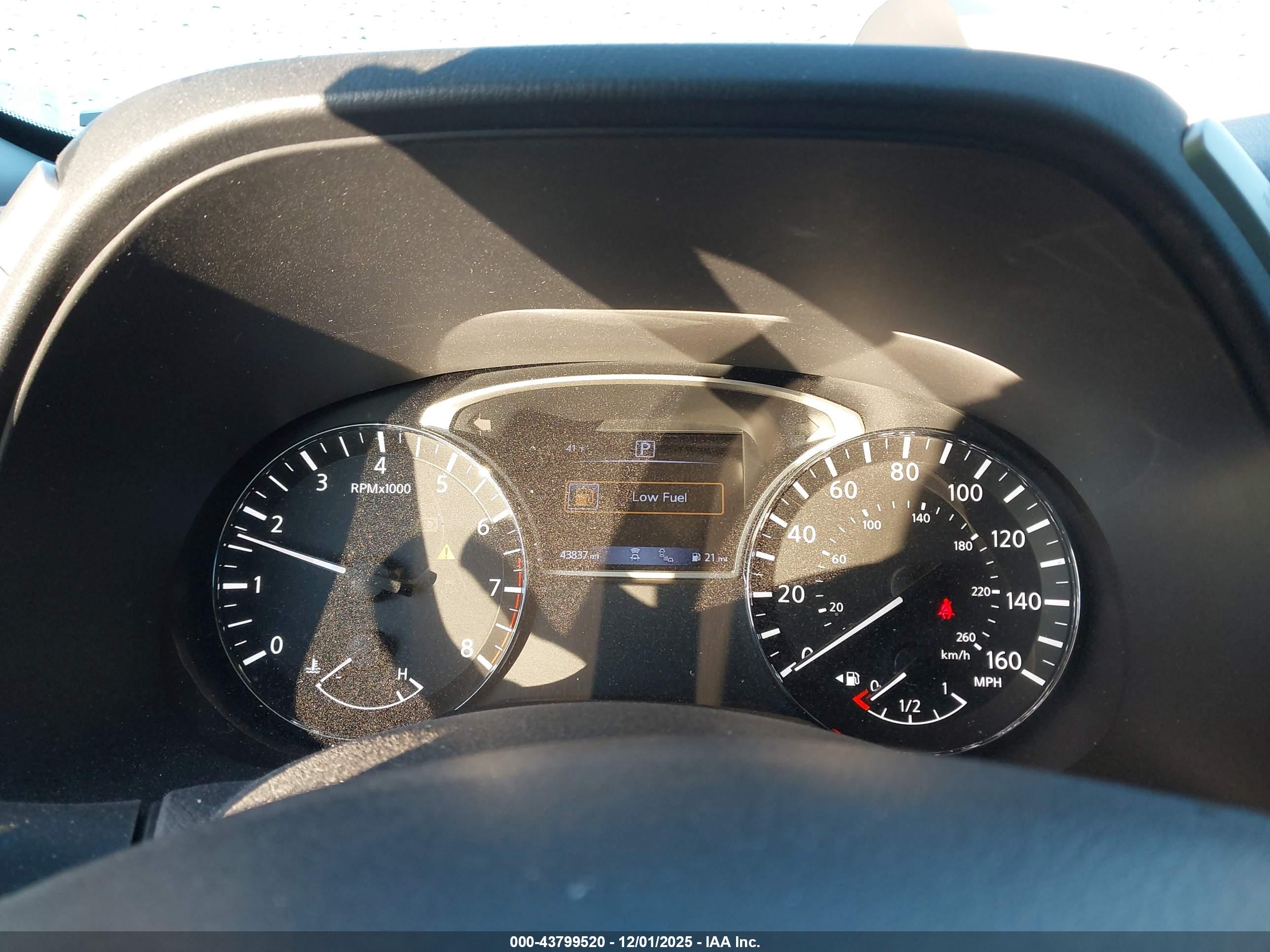 NISSAN PATHFINDER image 7