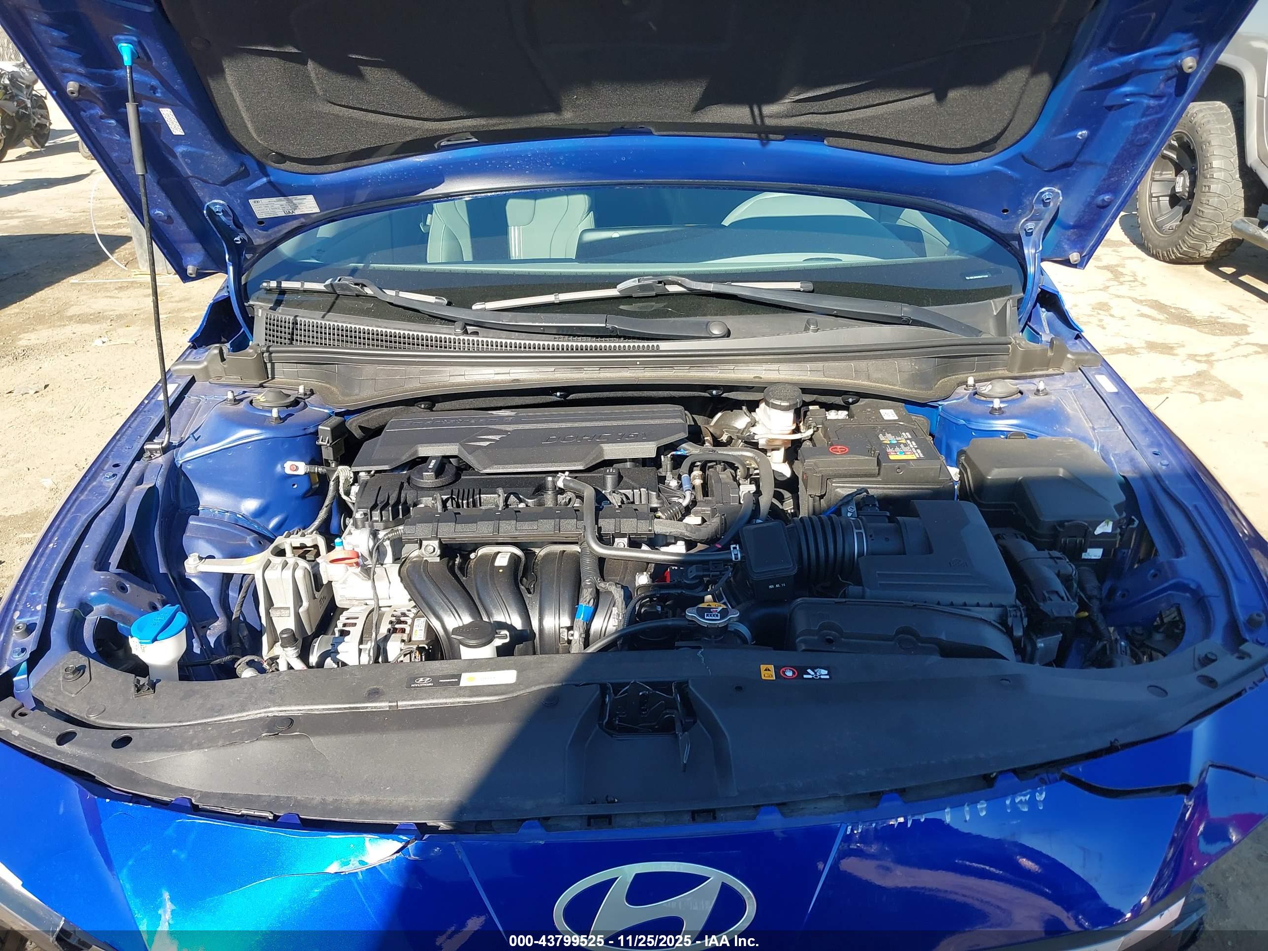 HYUNDAI ELANTRA image 10