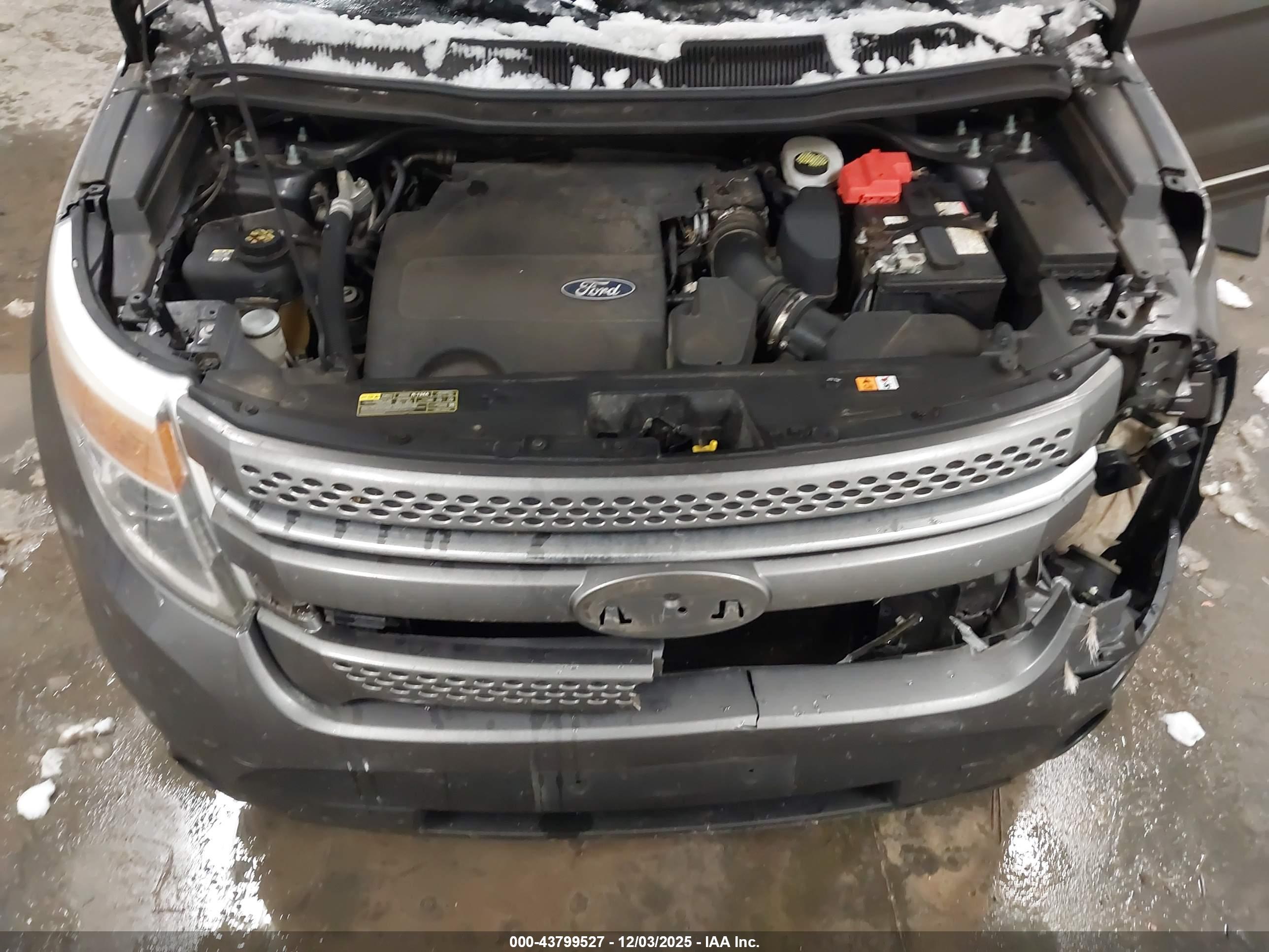 FORD EXPLORER image 10
