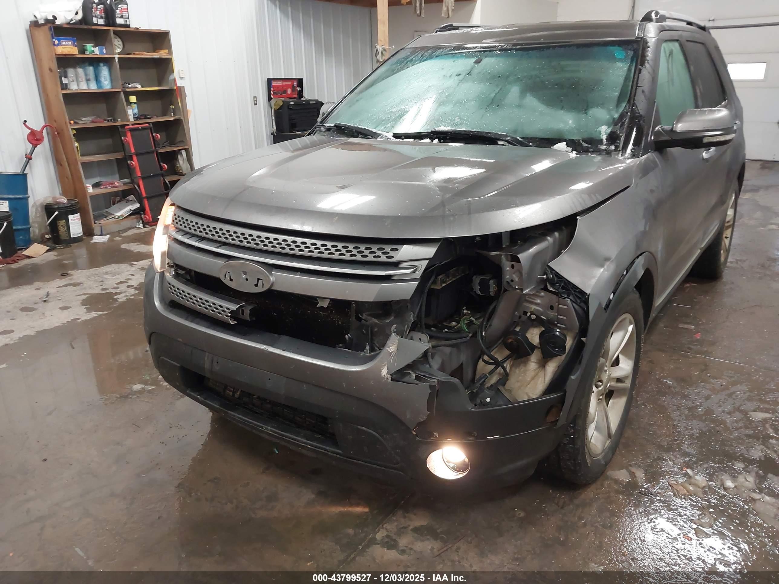 FORD EXPLORER image 6