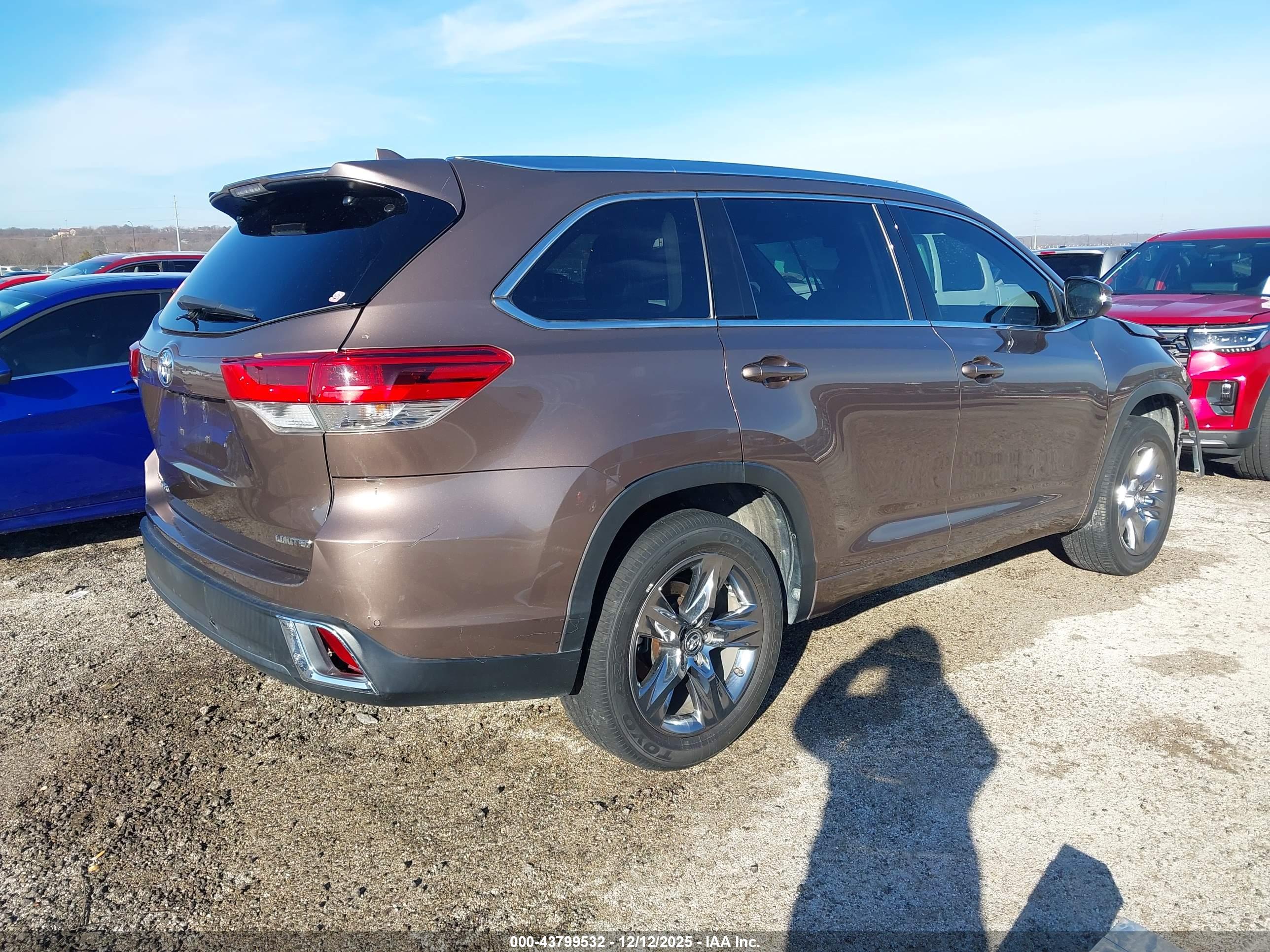 TOYOTA HIGHLANDER image 4
