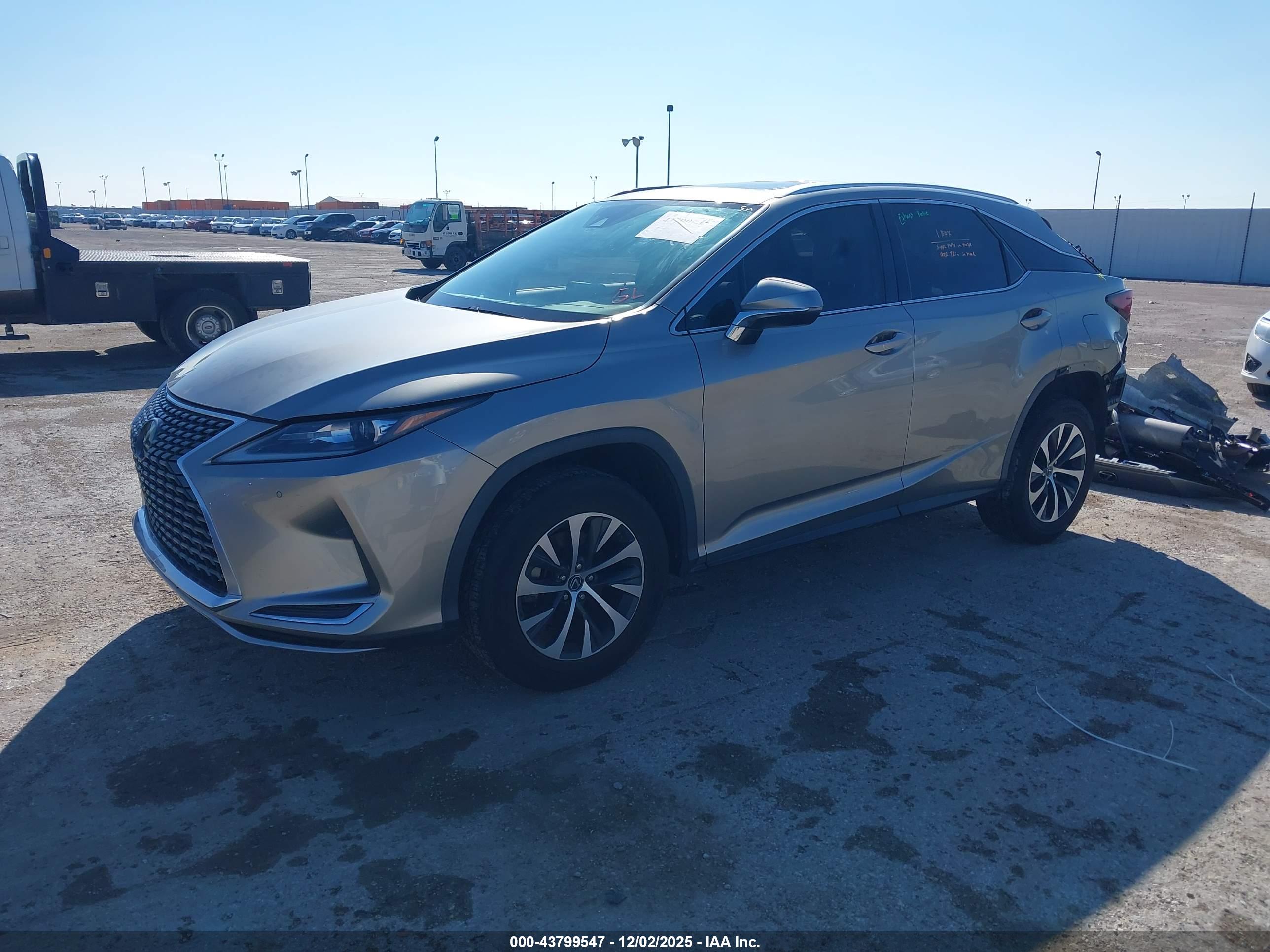 LEXUS RX image 2