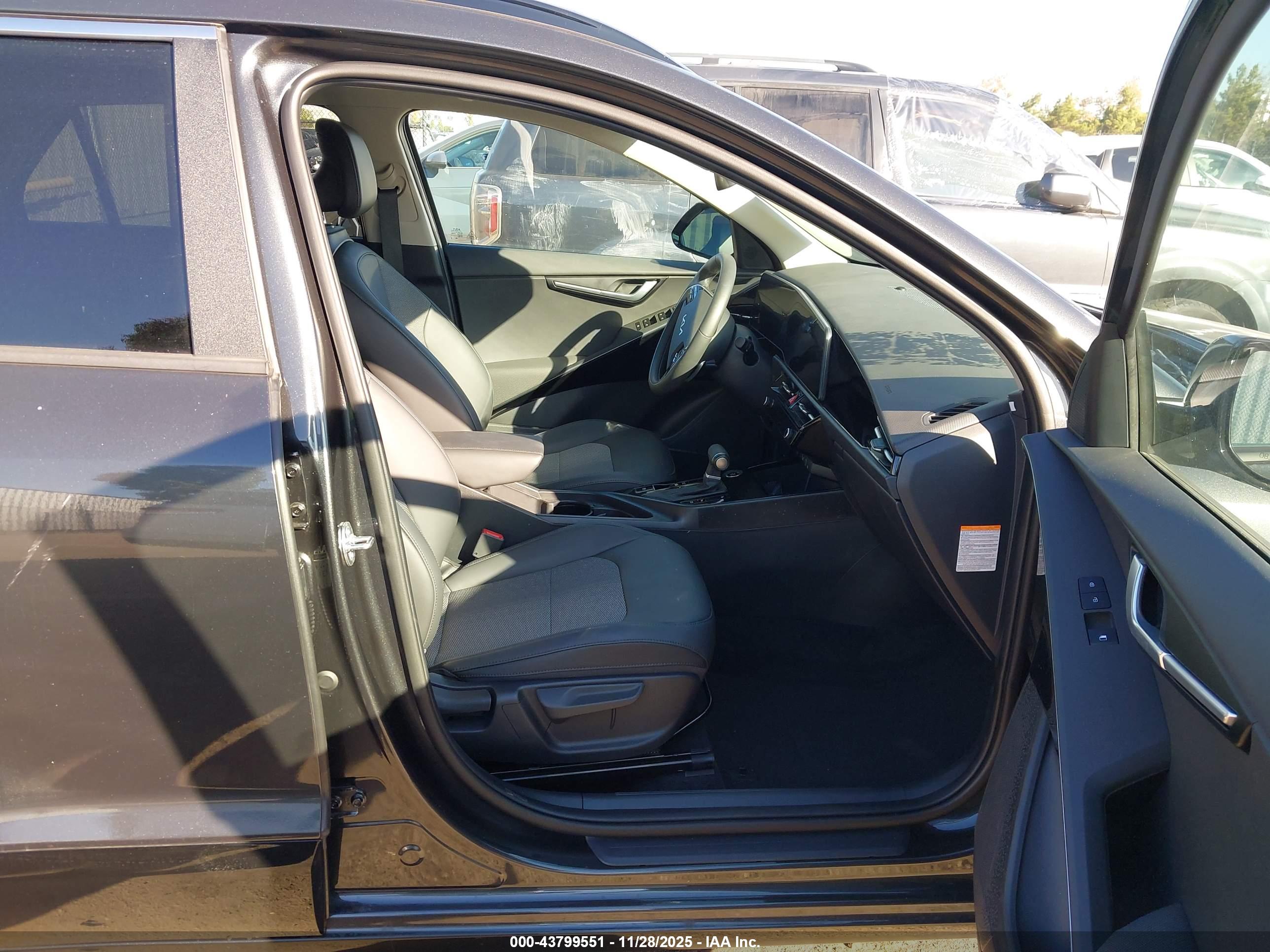 KIA NIRO image 5