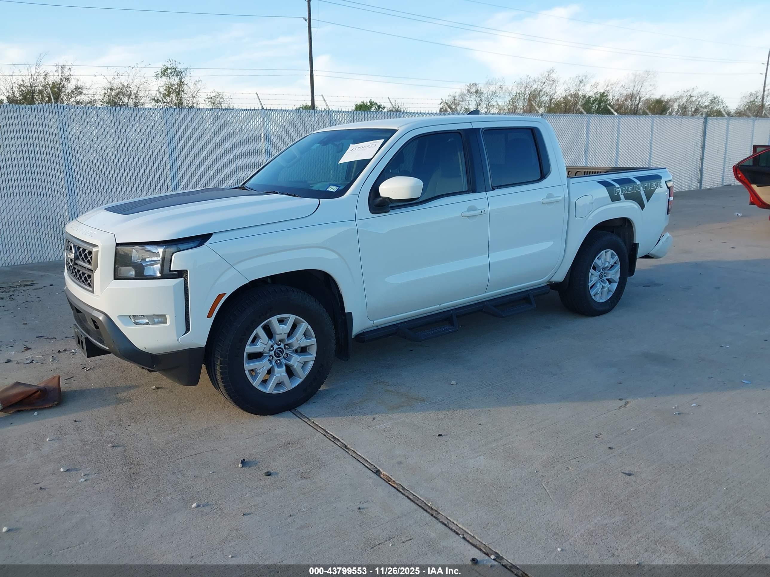 NISSAN FRONTIER image 2