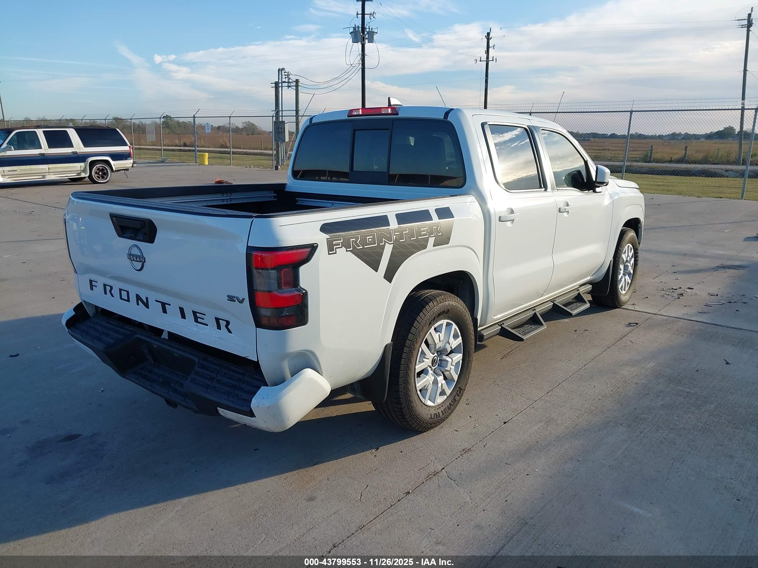 NISSAN FRONTIER image 4