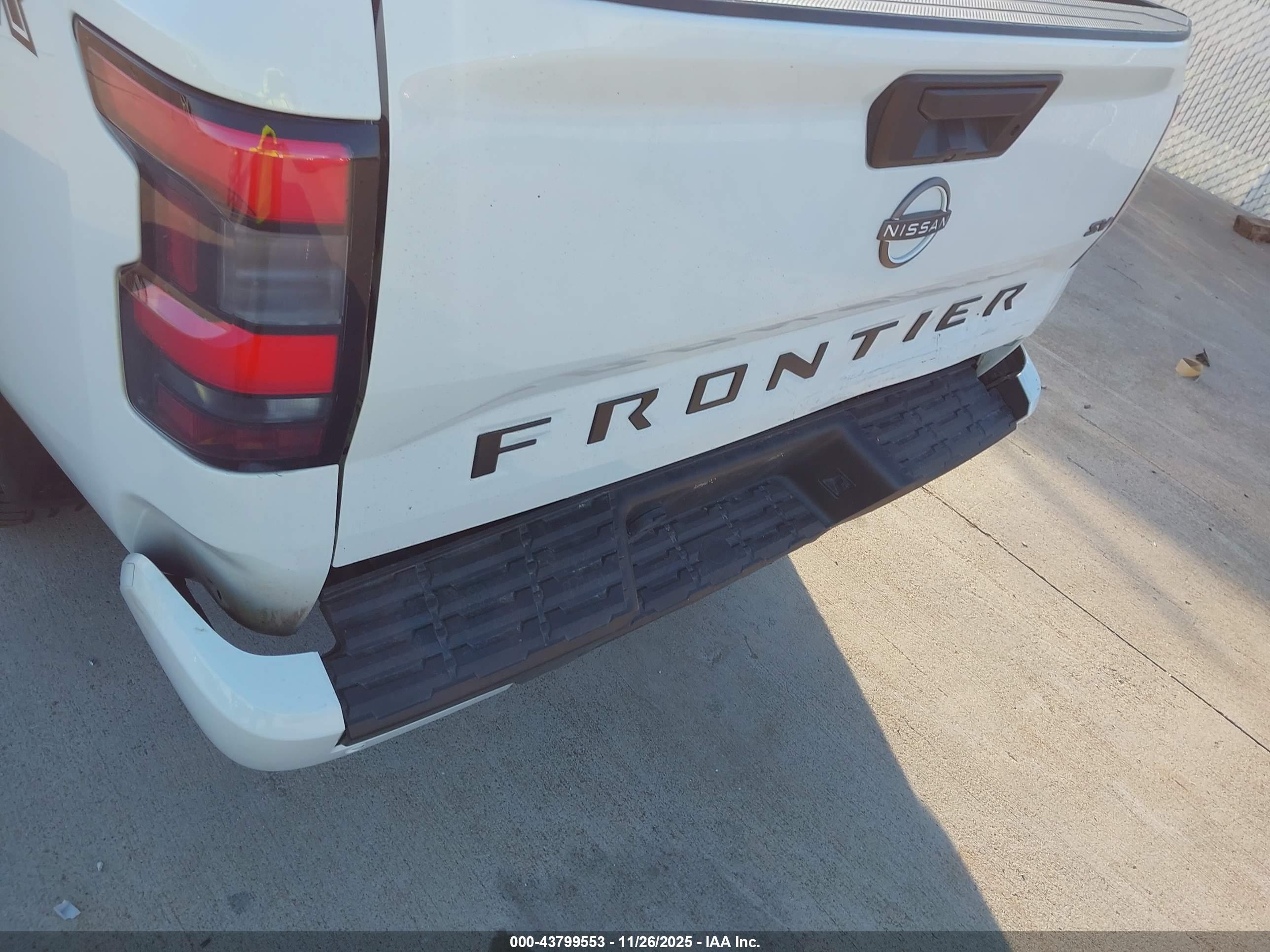 NISSAN FRONTIER image 6