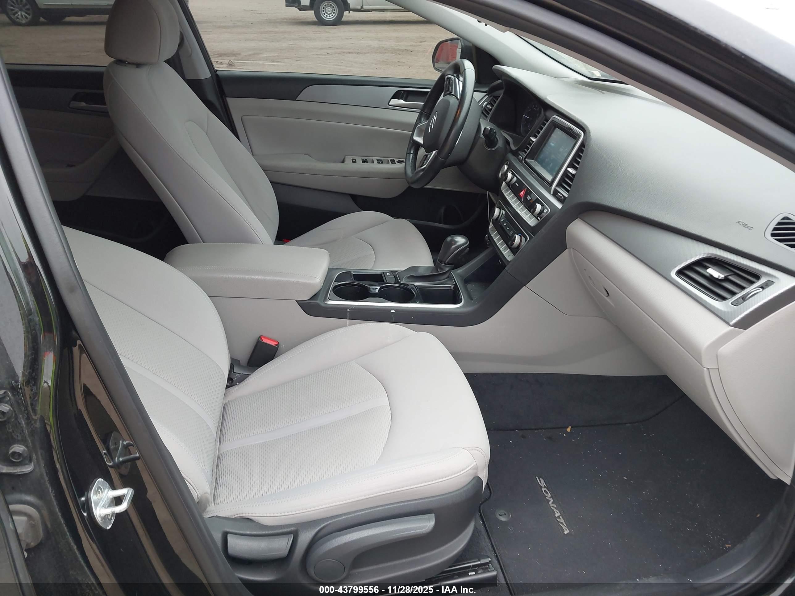 HYUNDAI SONATA image 5