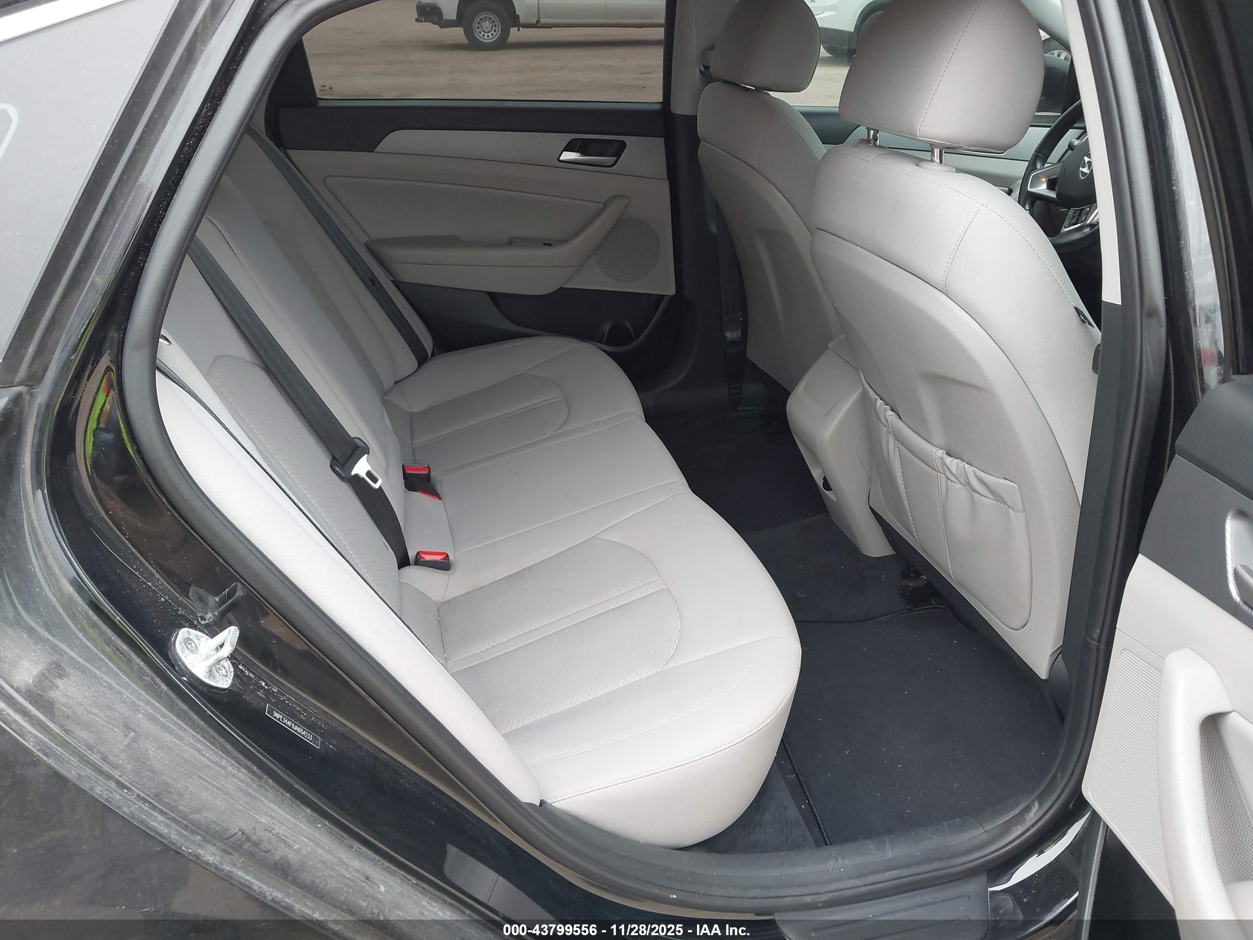 HYUNDAI SONATA image 8
