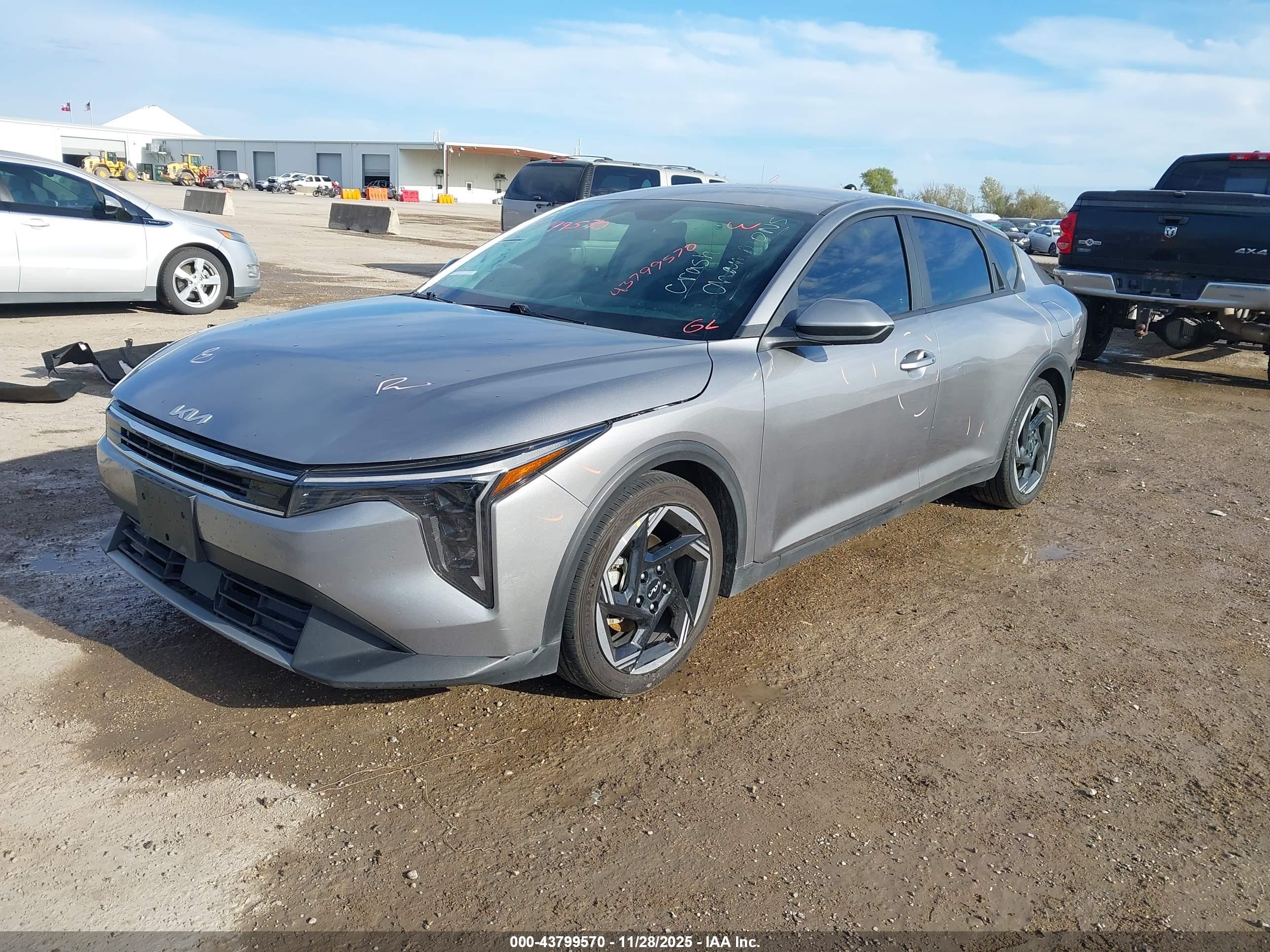 KIA K4 image 2
