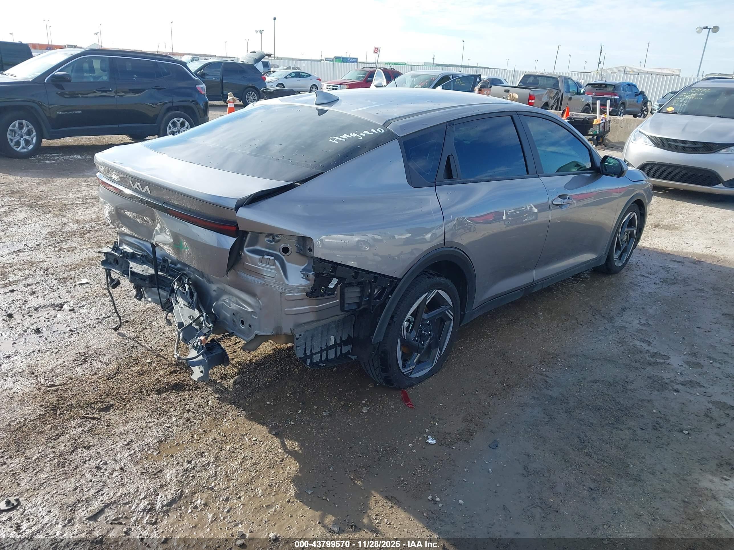 KIA K4 image 4