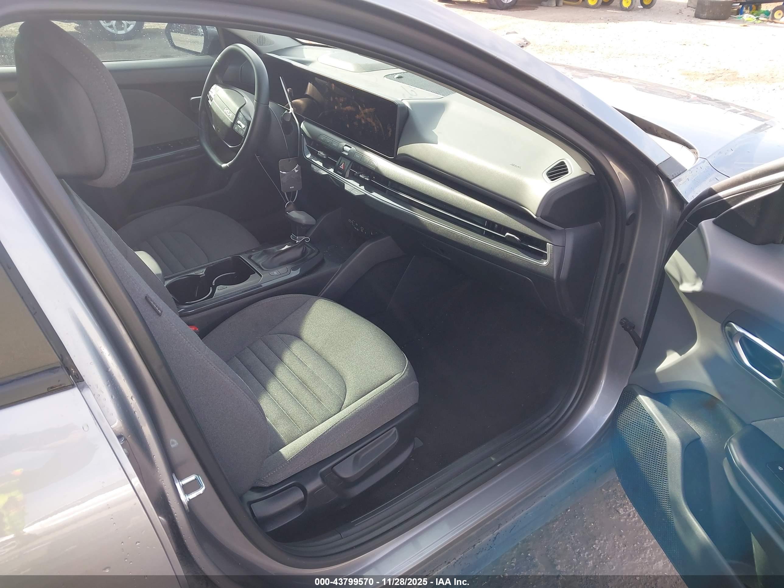 KIA K4 image 5