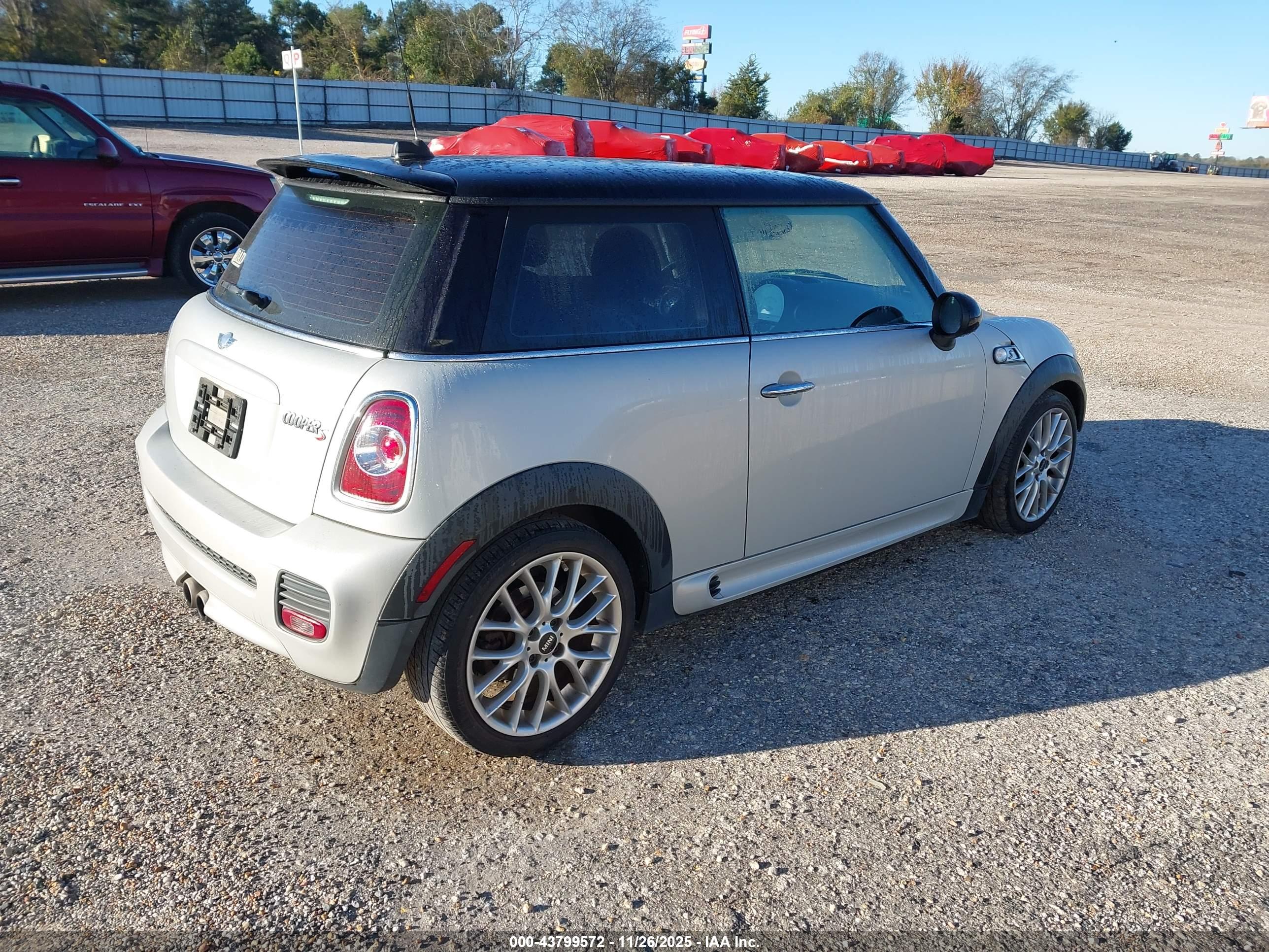 MINI COOPER image 4